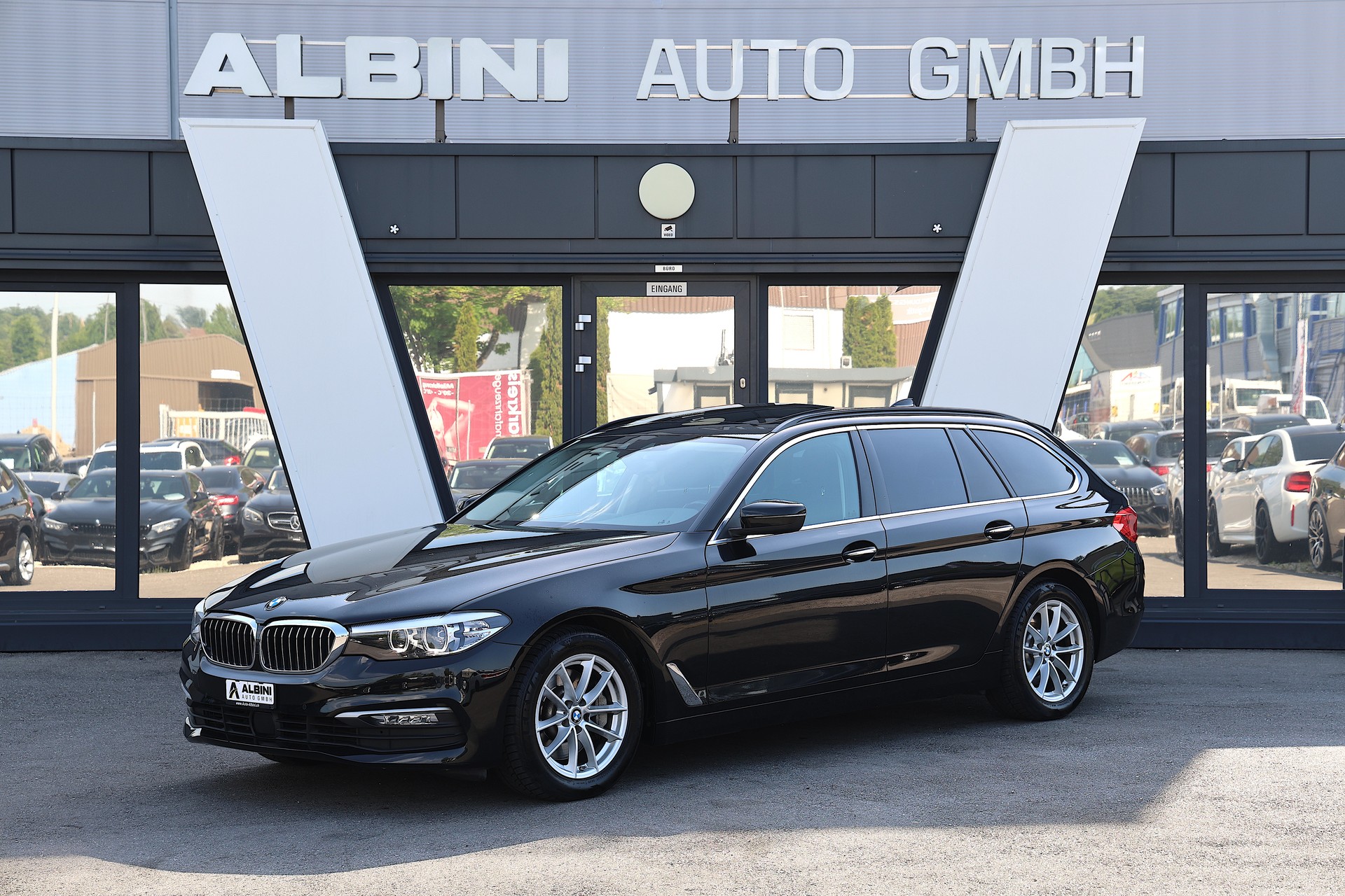 BMW 530i xDrive Touring Steptronic-image-0