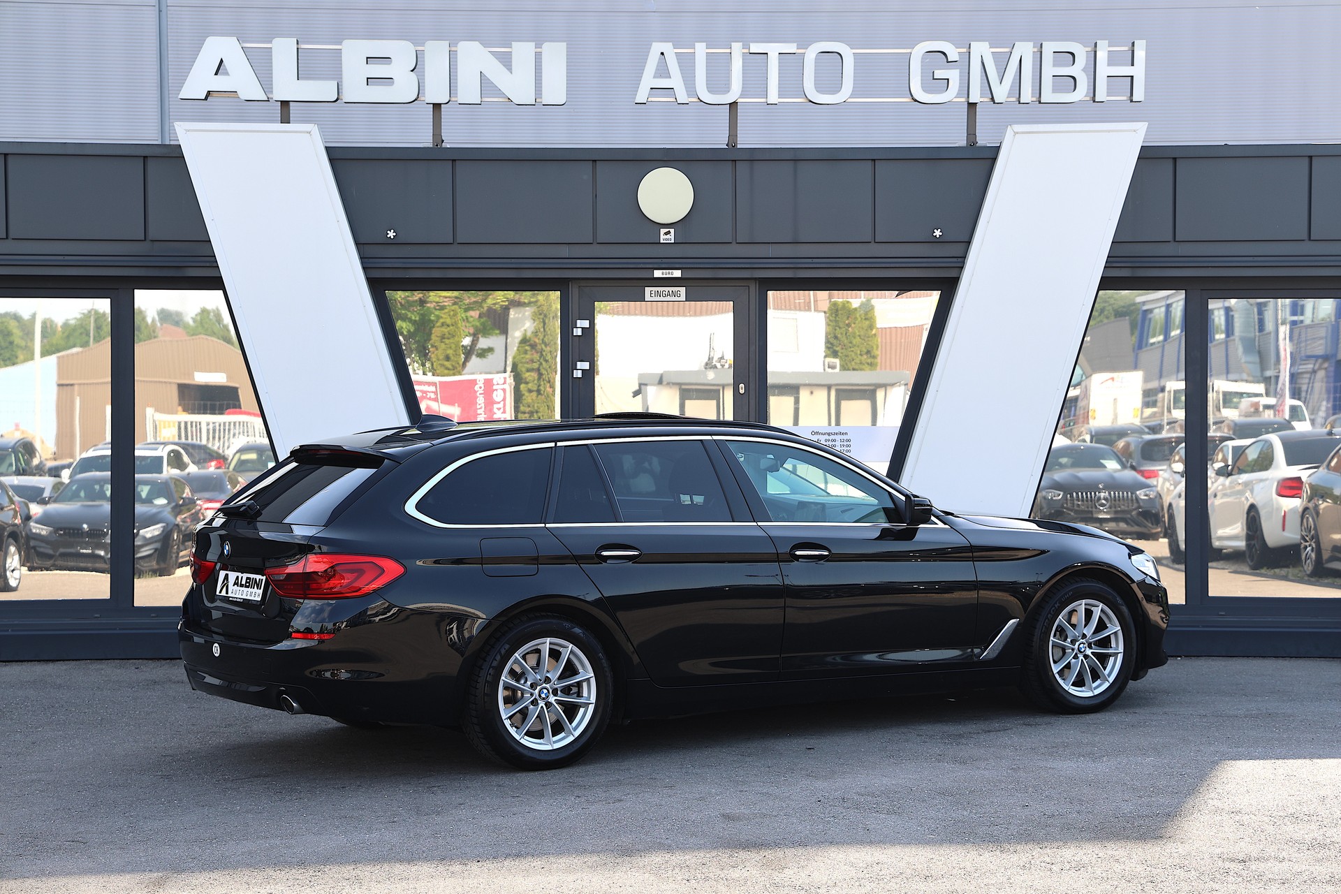BMW 530i xDrive Touring Steptronic-image-2