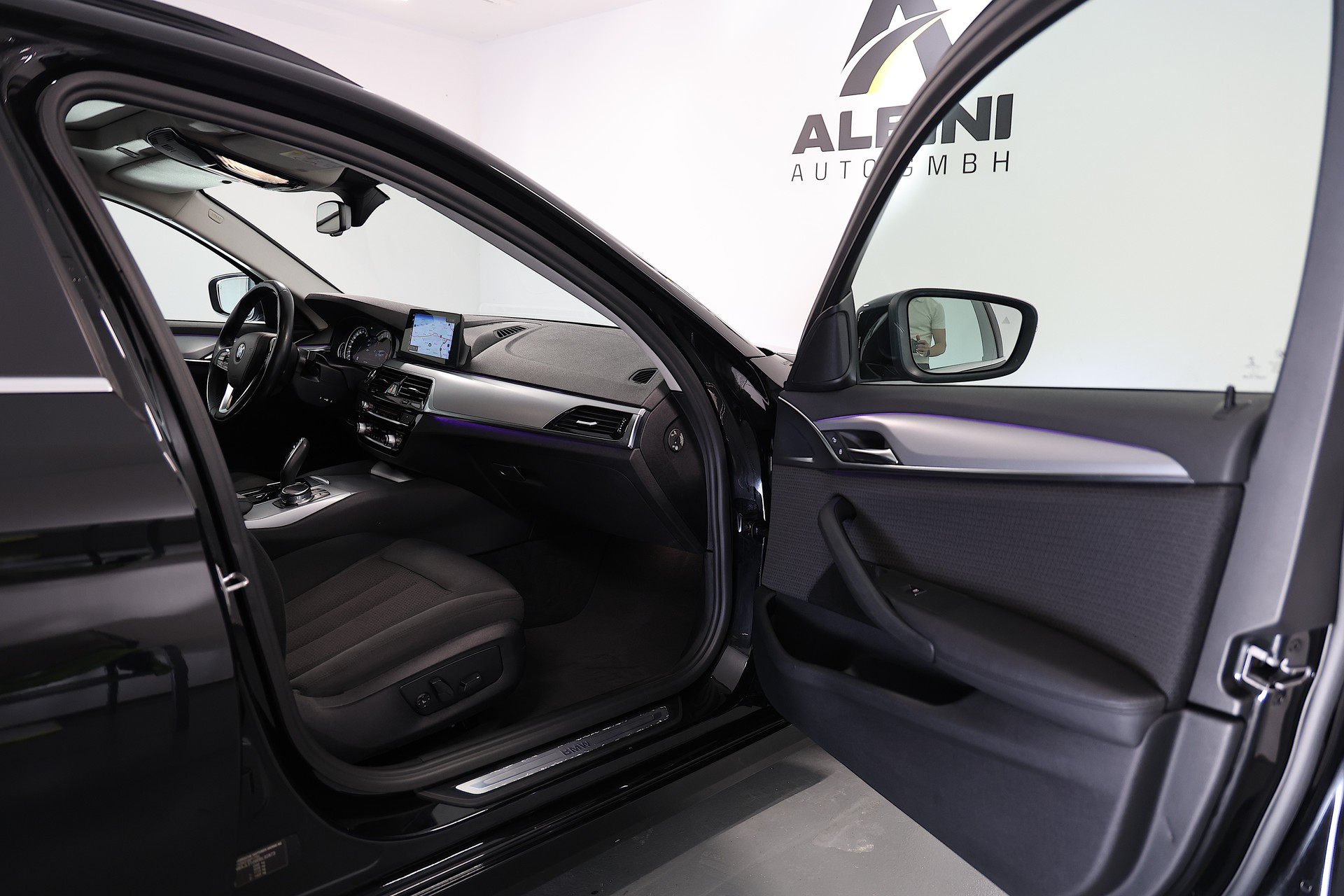 BMW 530i xDrive Touring Steptronic-image-10