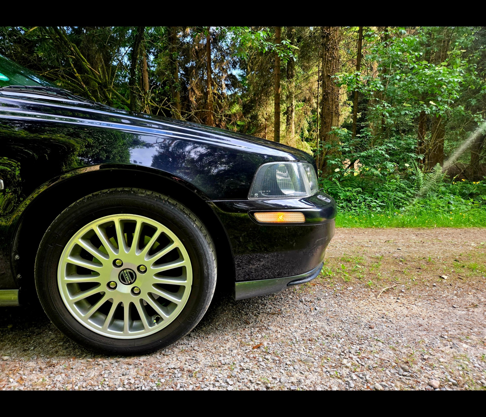 VOLVO V40 2.0 Limited Sports Edition-image-9