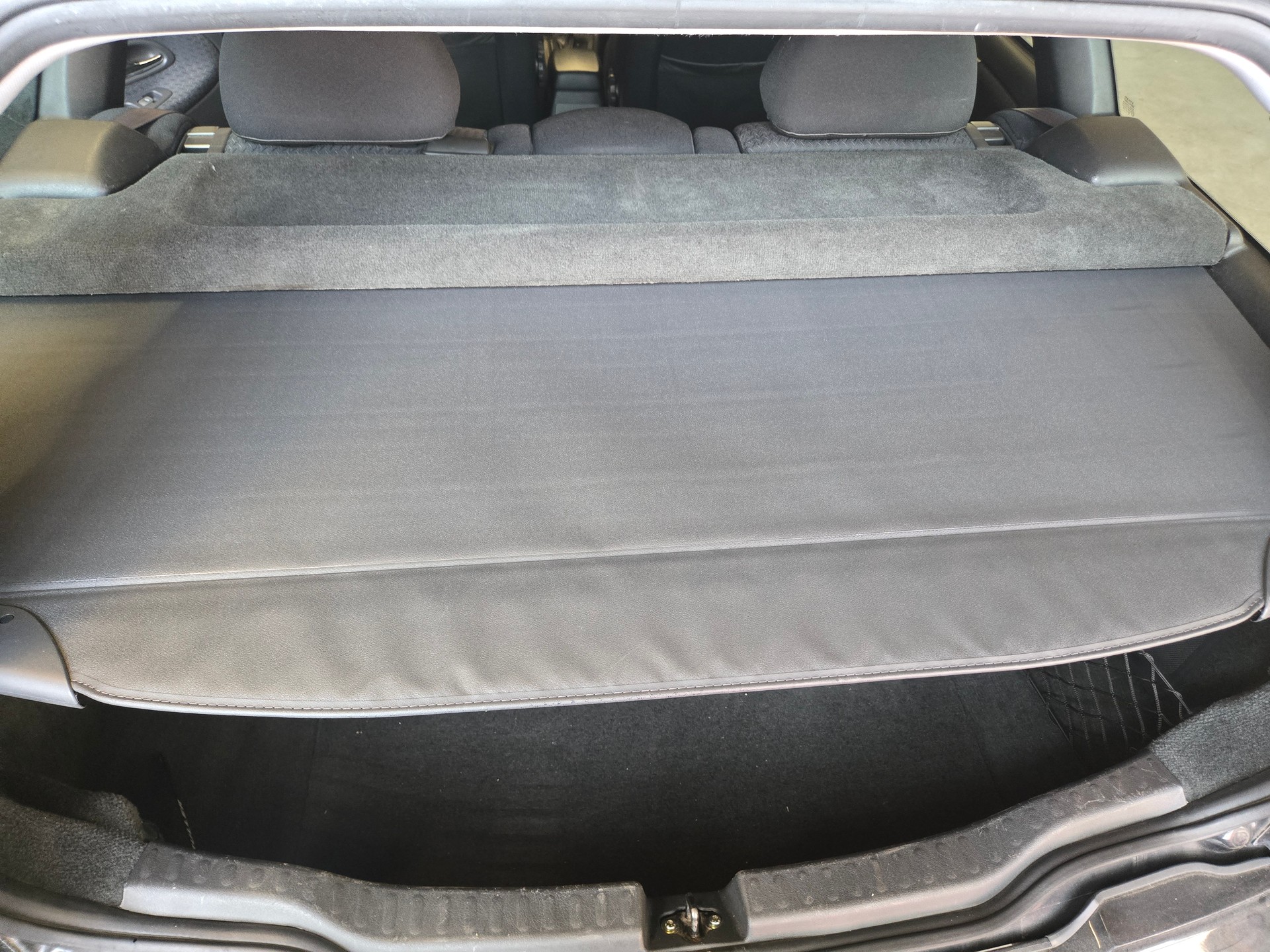 VOLVO V40 2.0 Limited Sports Edition-image-5
