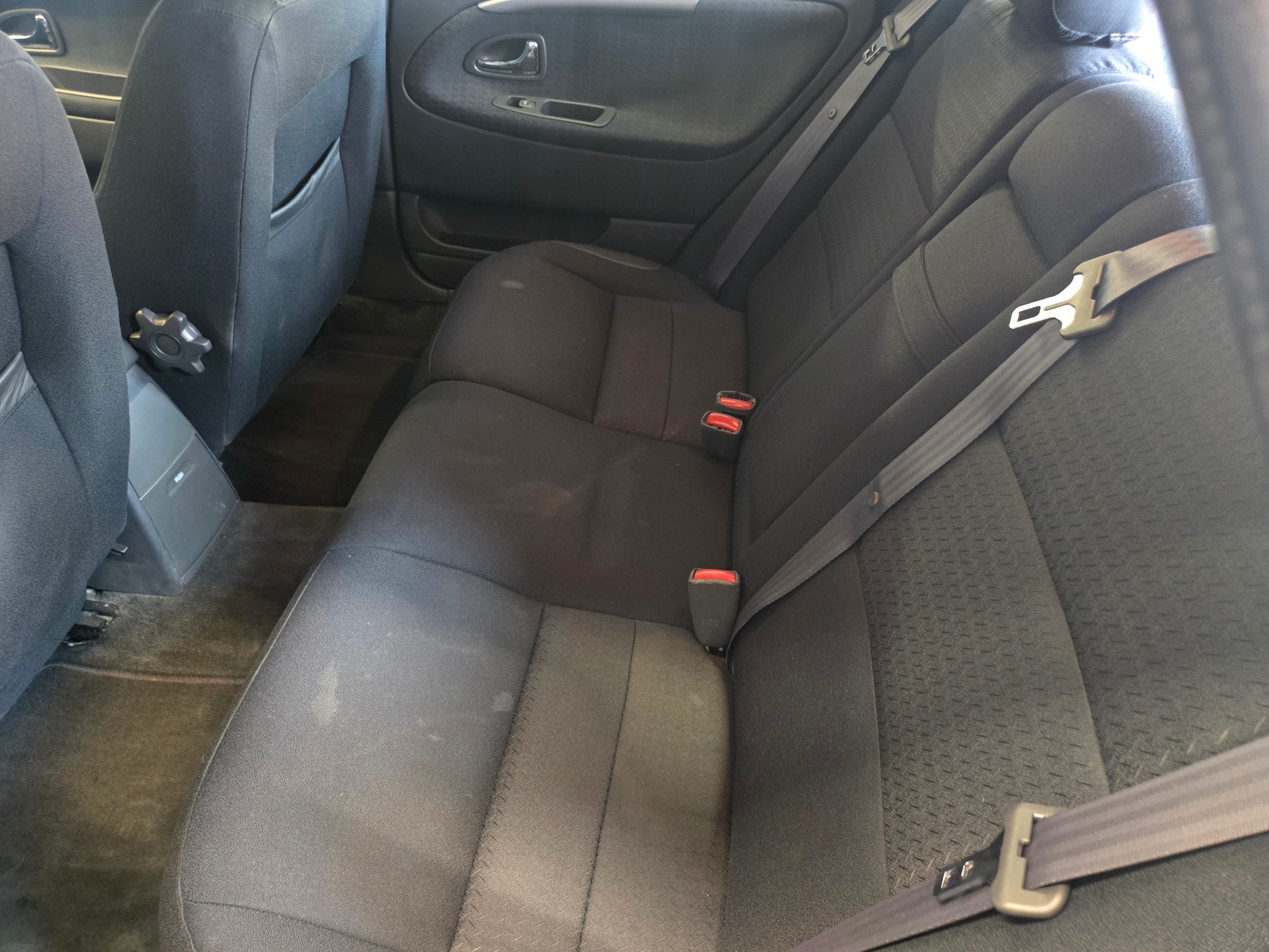 VOLVO V40 2.0 Limited Sports Edition-image-12
