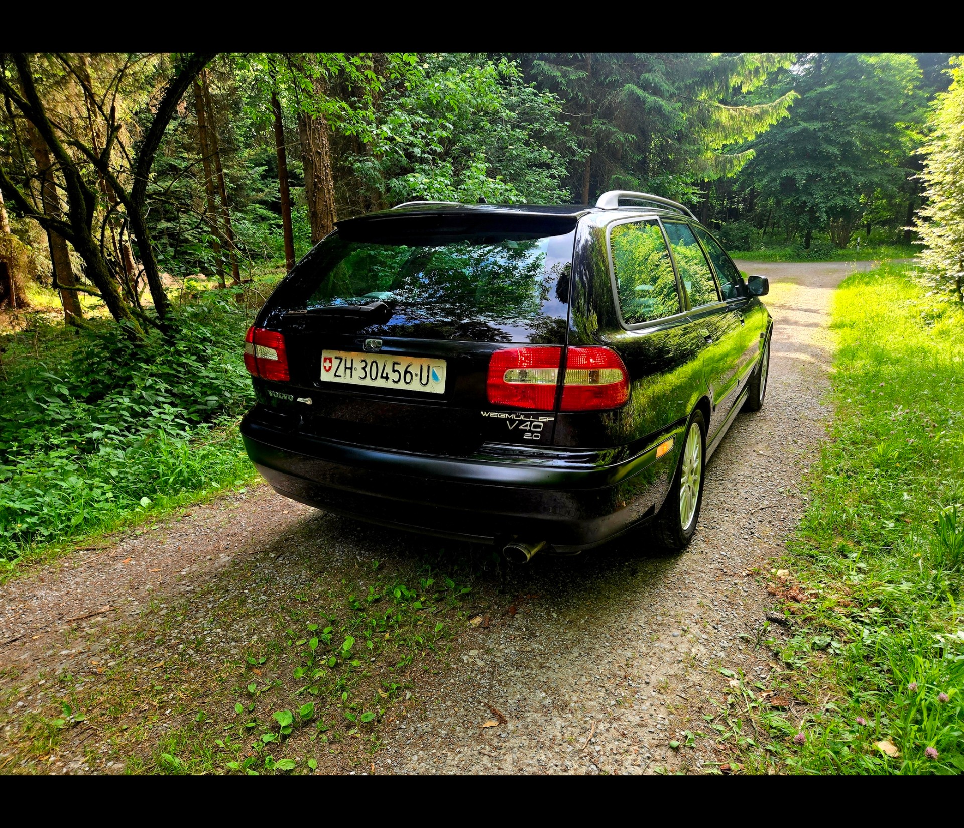 VOLVO V40 2.0 Limited Sports Edition-image-14