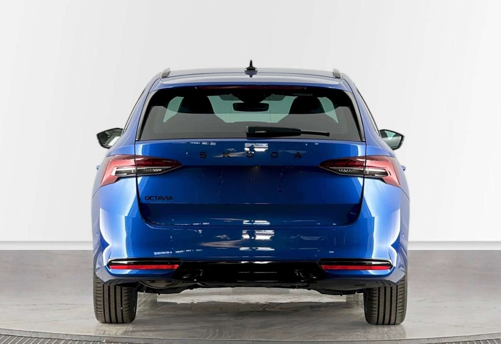 SKODA Octavia Combi 1.5 TSI mHEV DSG SportLine 150PS *FACELIFT *ELEKTR. AHK *RACE BLUE *BLACK PACKAGE *5 Jahre WERKS-GARANTIE!-showroom-element-3