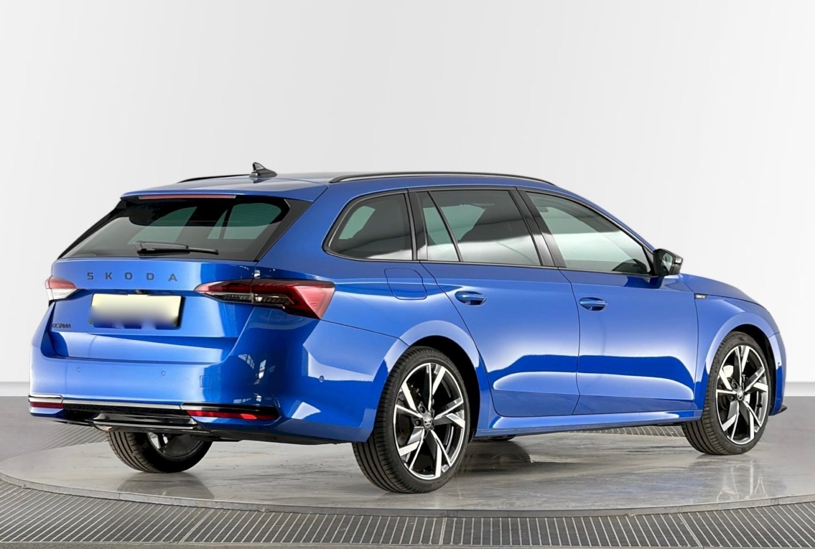SKODA Octavia Combi 1.5 TSI mHEV DSG SportLine 150PS *FACELIFT *ELEKTR. AHK *RACE BLUE *BLACK PACKAGE *5 Jahre WERKS-GARANTIE!-showroom-element-1