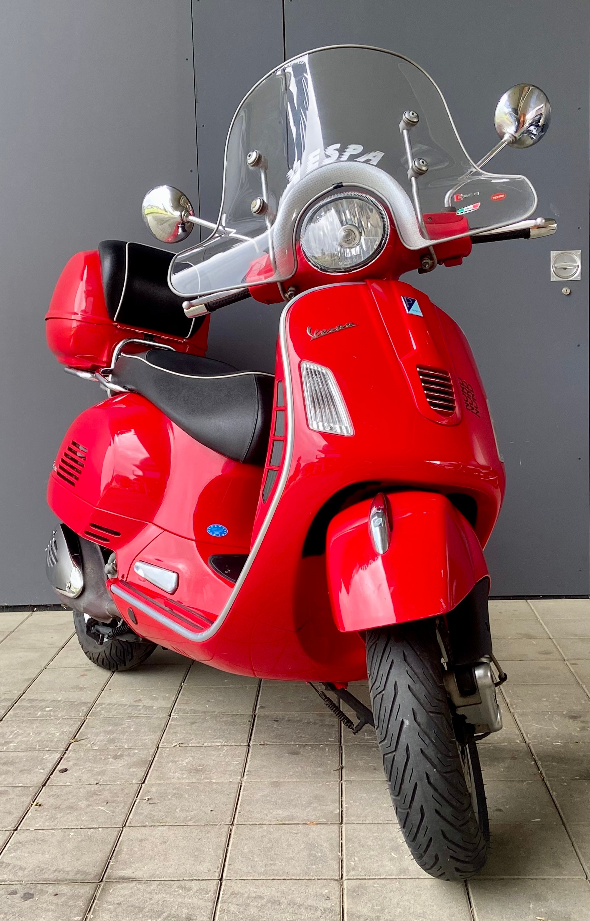 PIAGGIO Vespa GTS Super 300 i.e-image-1