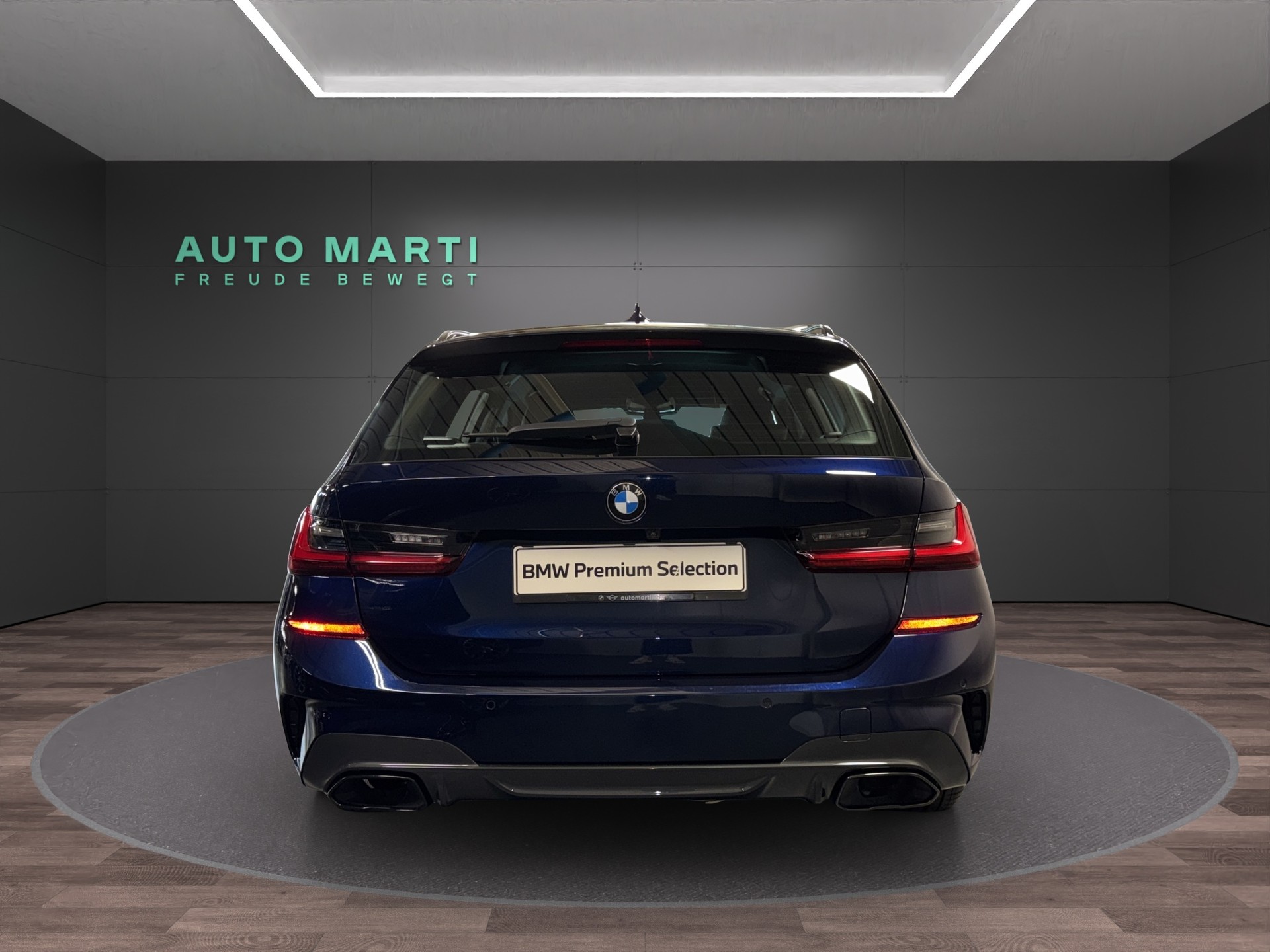BMW M340i xDrive Touring-showroom-element-2