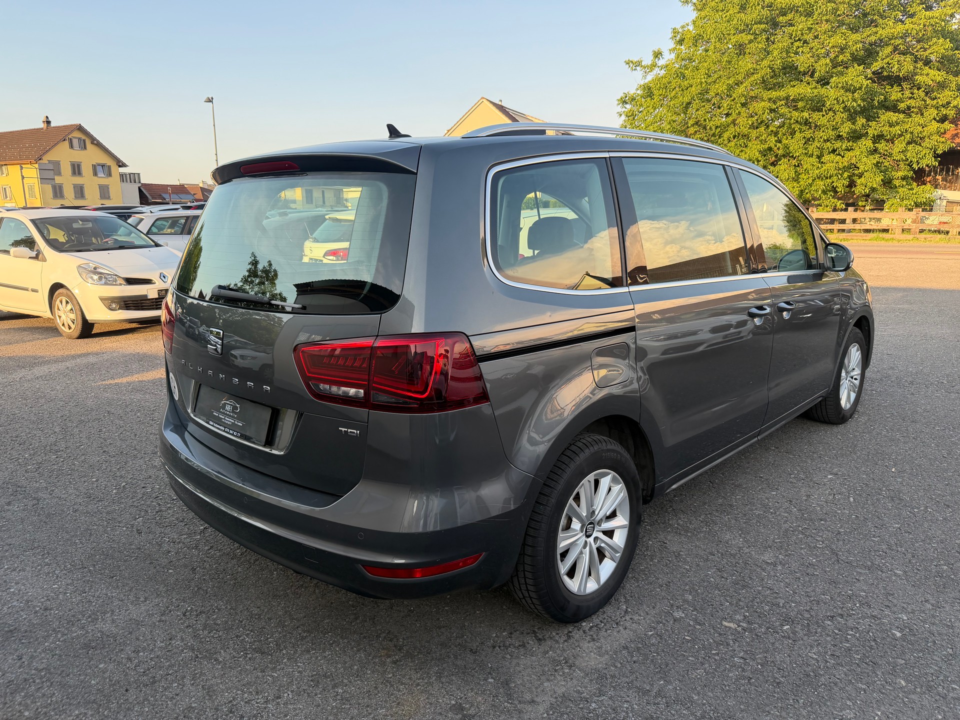 SEAT Alhambra 2.0 TDI Style Advanced DSG ** 7- Plätzer**-image-3