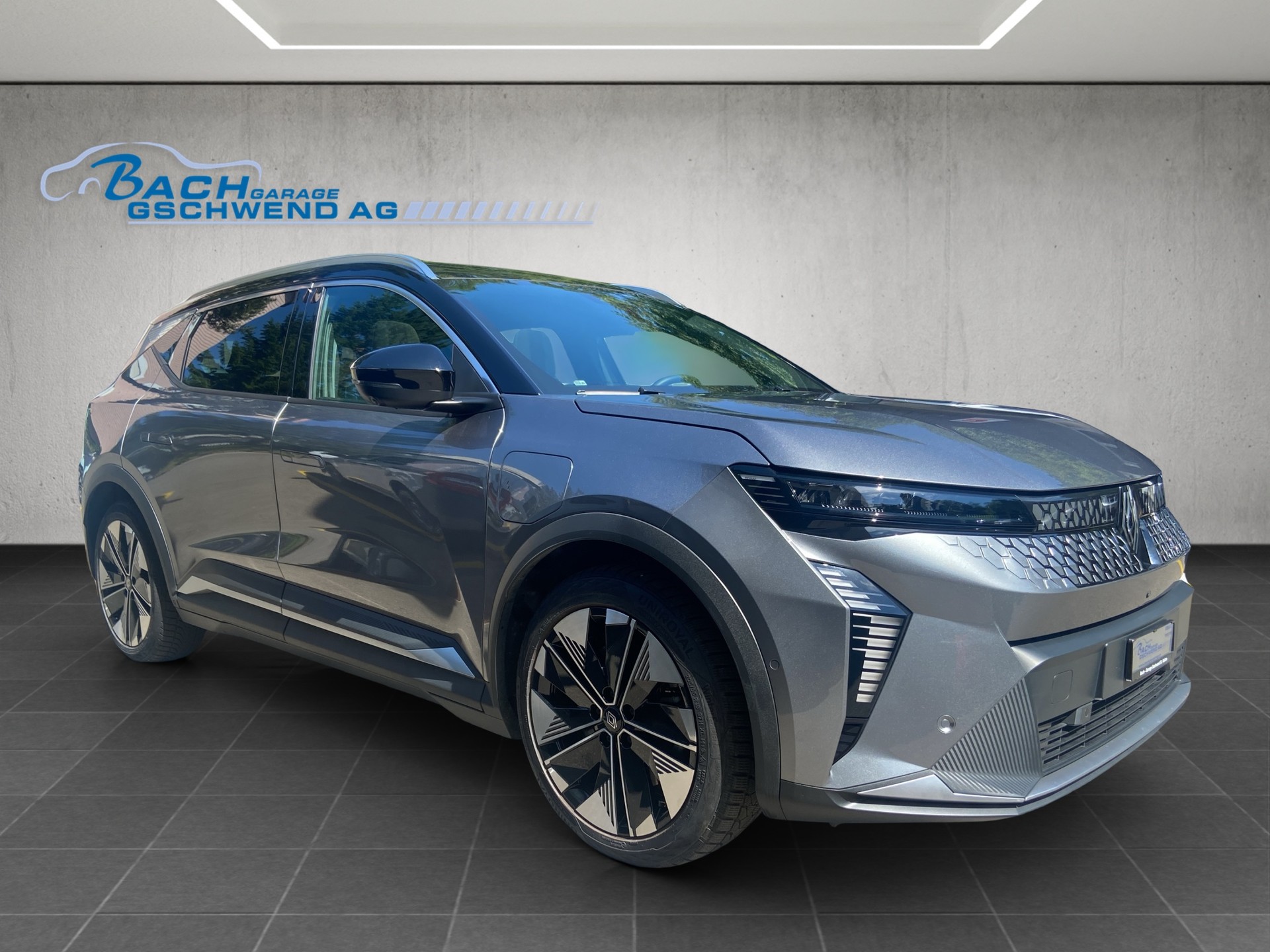 RENAULT Scénic E-Tech Long Range Iconic-showroom-element-1