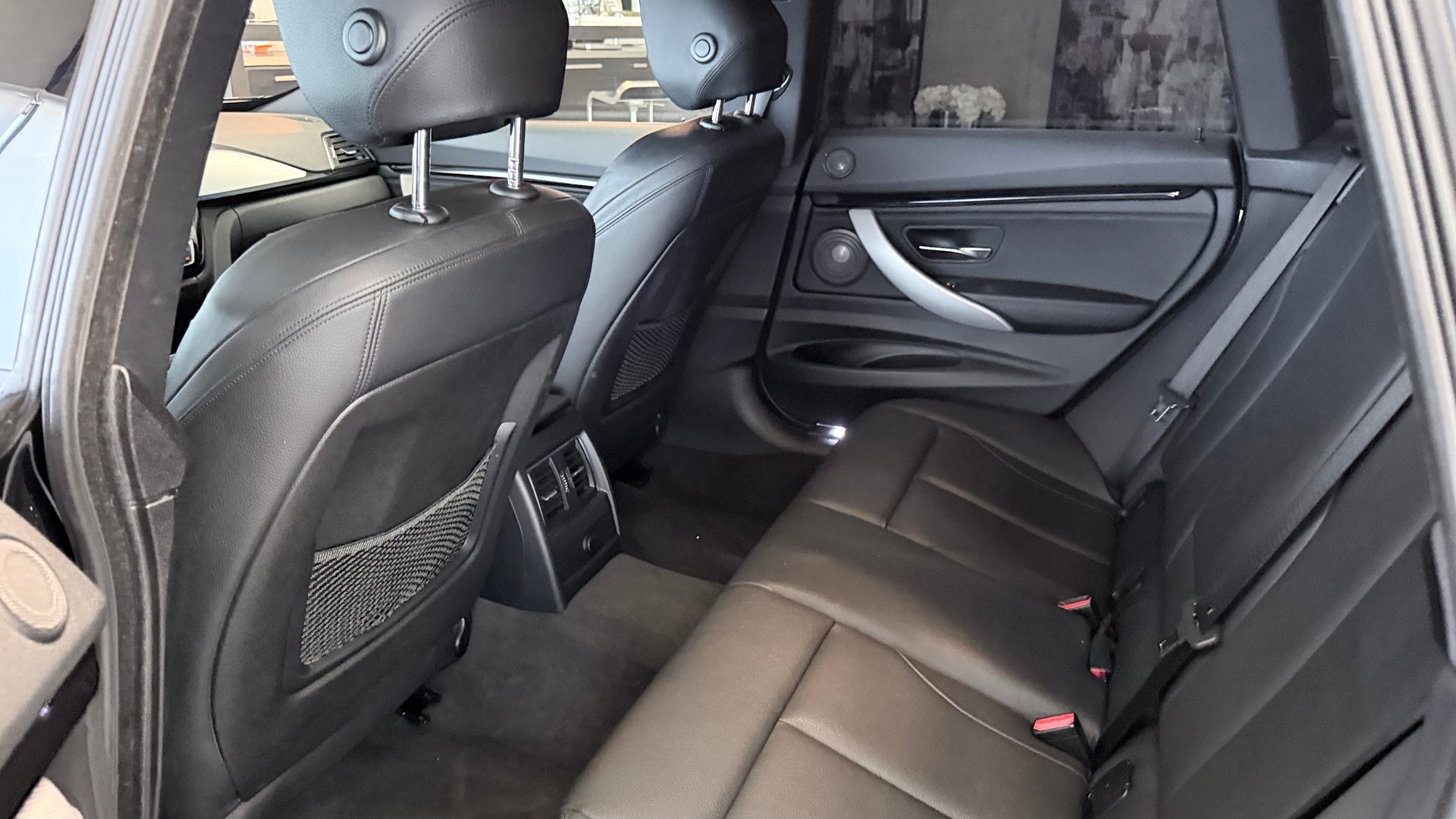 BMW 330i xDrive SAG Gran Turismo-image-8