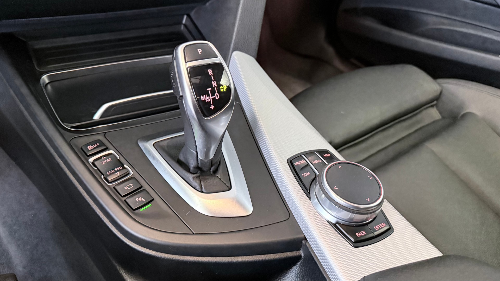 BMW 330i xDrive SAG Gran Turismo-image-16