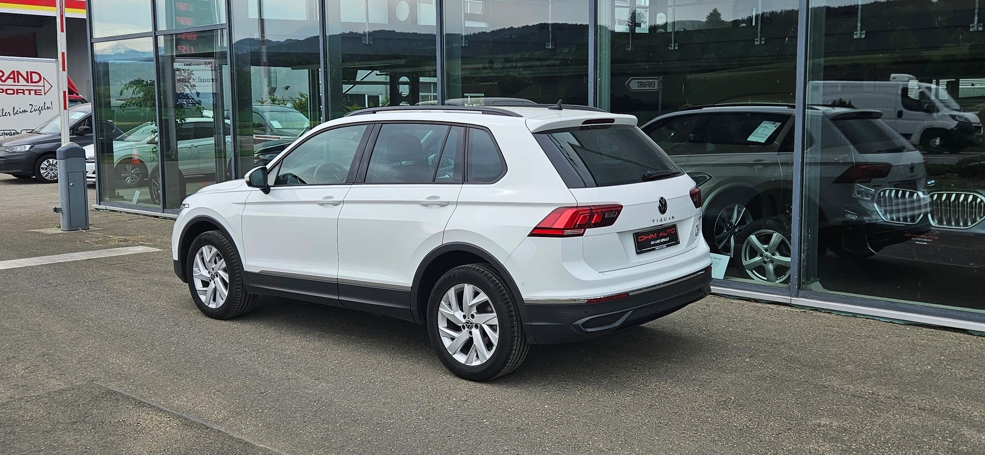 VW Tiguan 2.0 TDI SCR Elegance 4Motion DSG-image-4