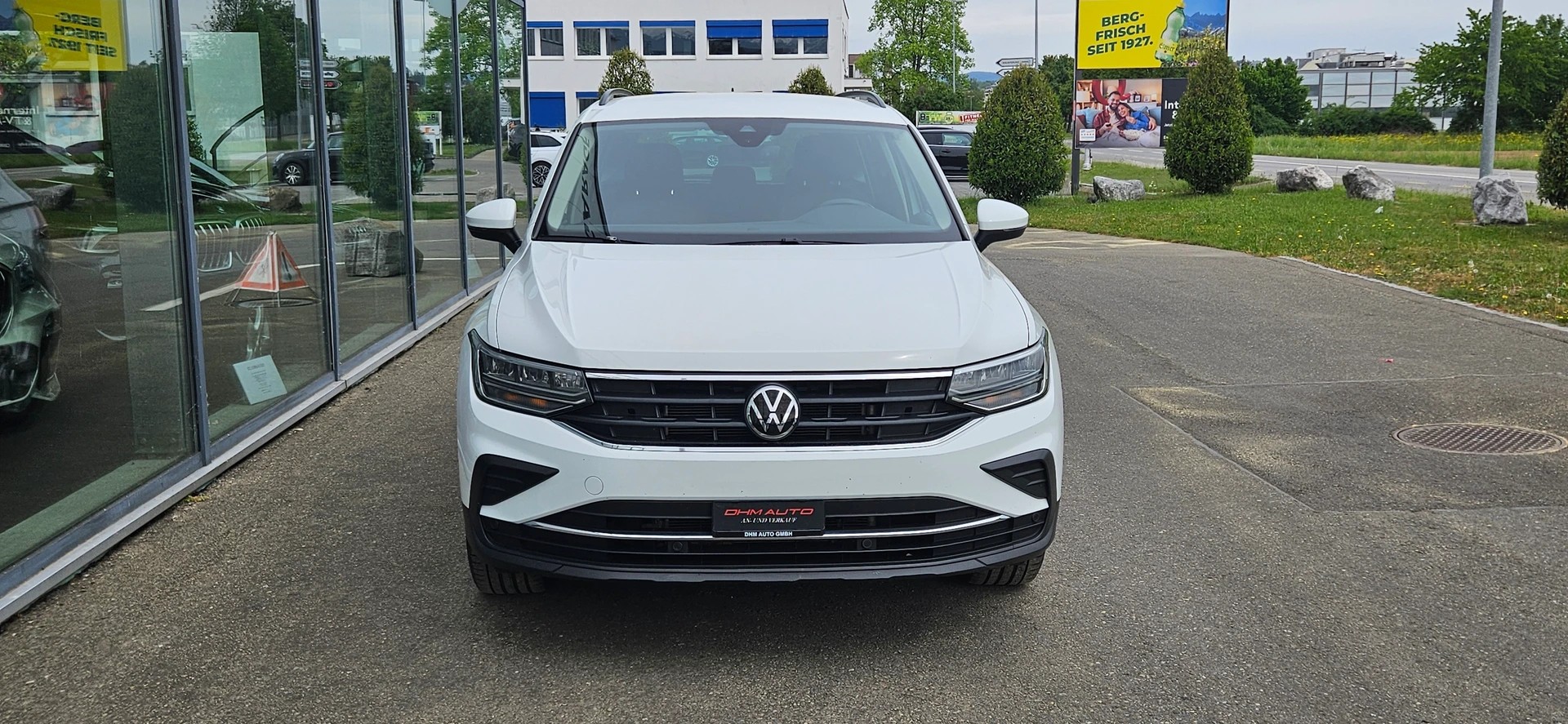VW Tiguan 2.0 TDI SCR Elegance 4Motion DSG-image-2