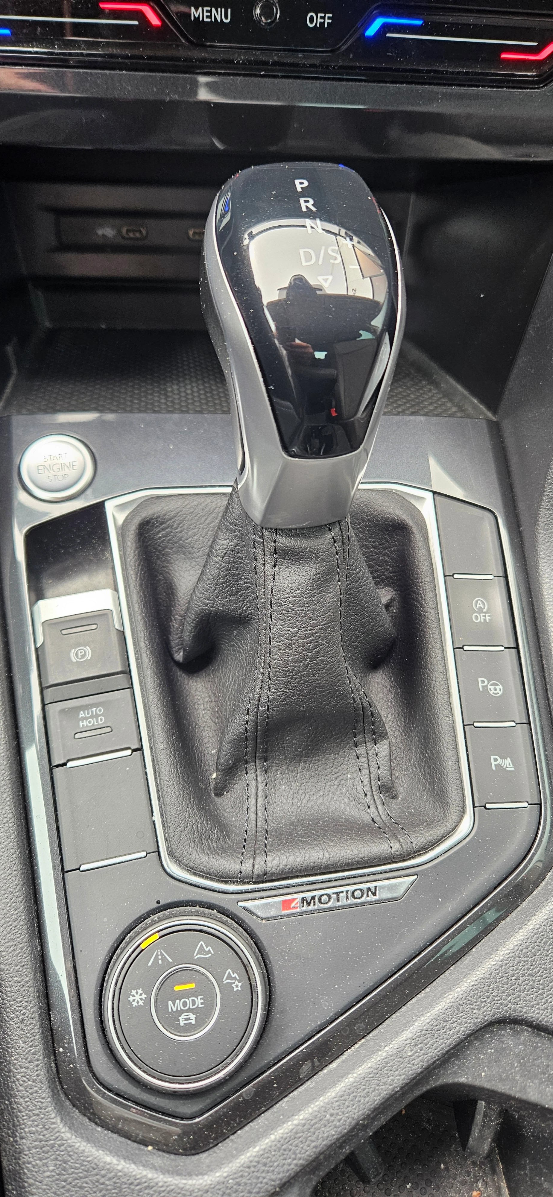 VW Tiguan 2.0 TDI SCR Elegance 4Motion DSG-image-12