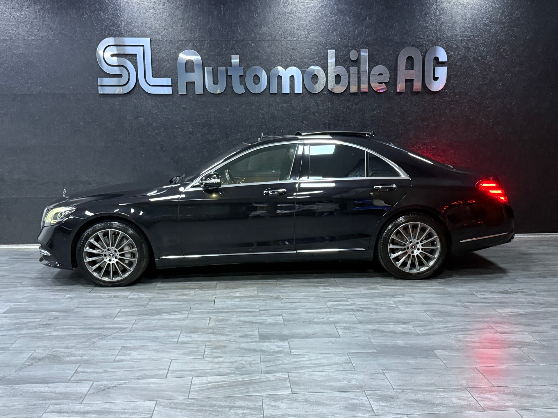 MERCEDES-BENZ S 560 L 4Matic 9G-Tronic-showroom-element-2