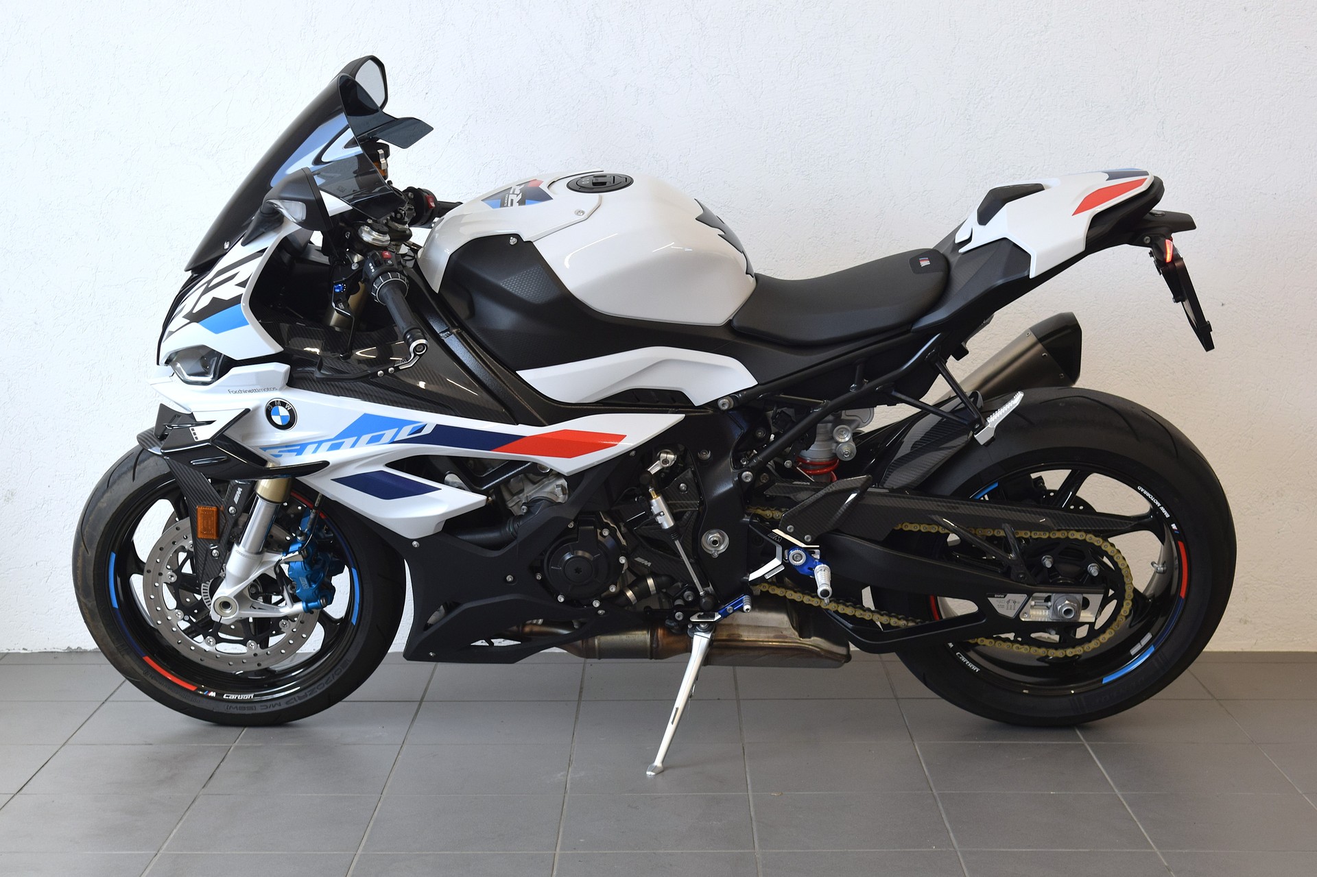 BMW S 1000 RR-image-1