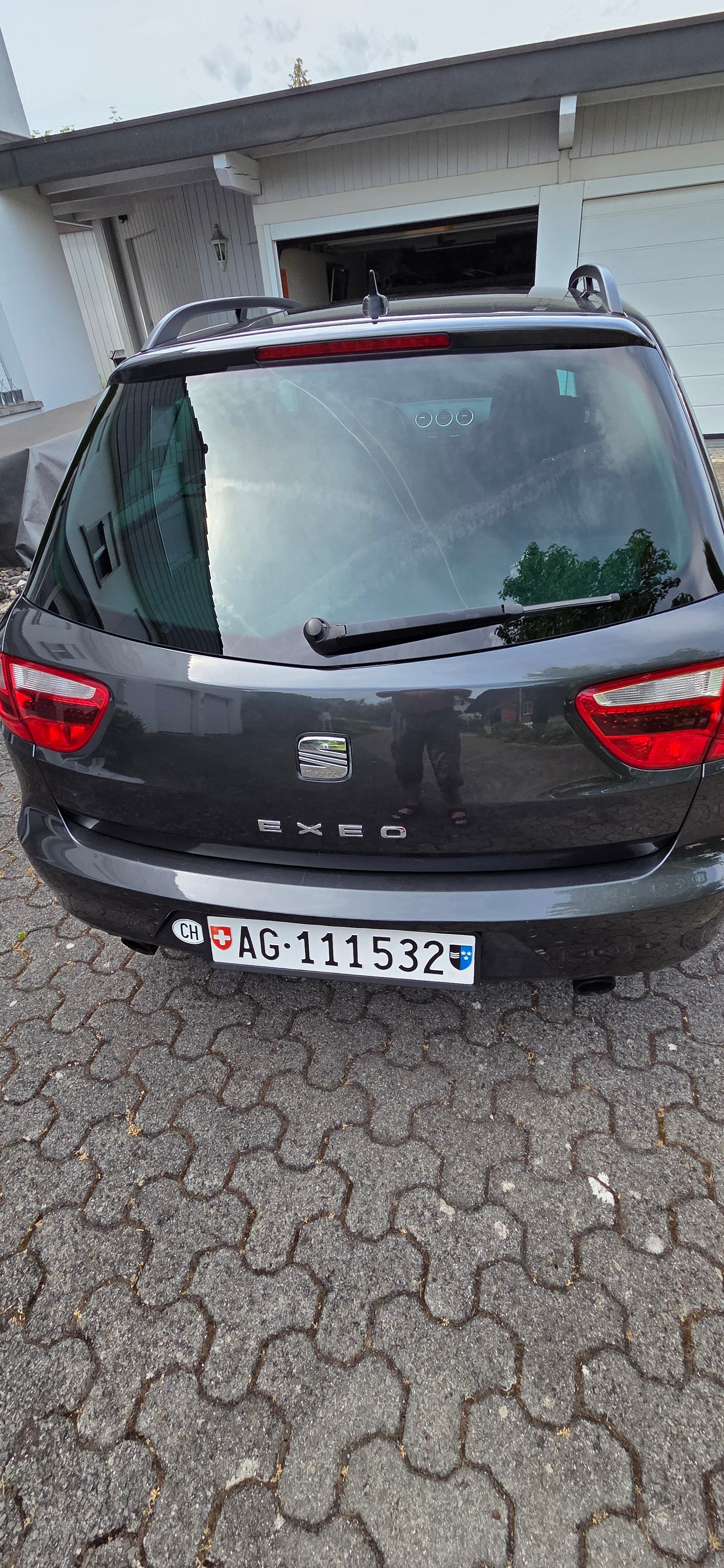 SEAT ST 2.0 TSI-image-2