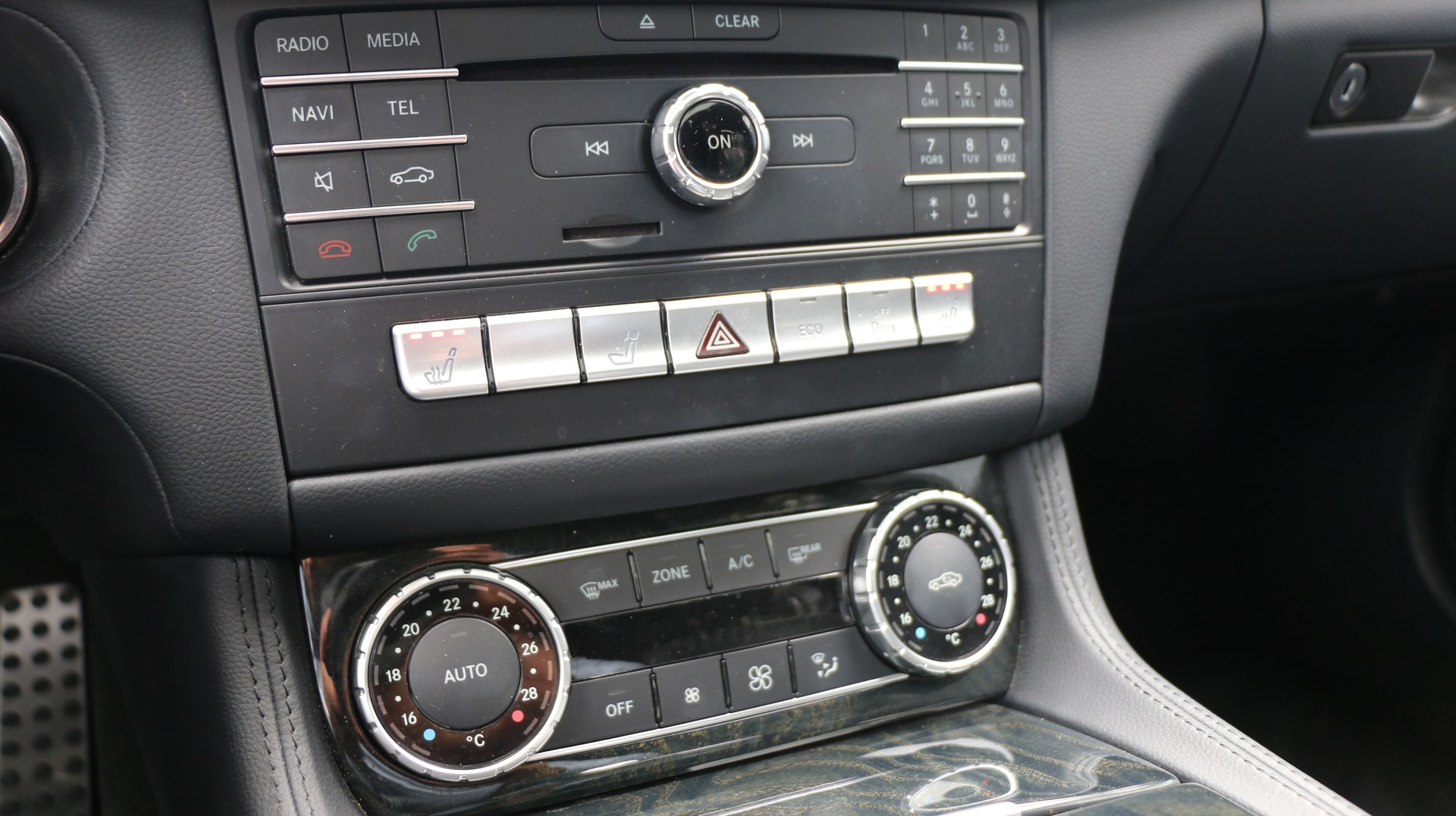 MERCEDES-BENZ CLS 250 d 4Matic BlueTEC-image-14
