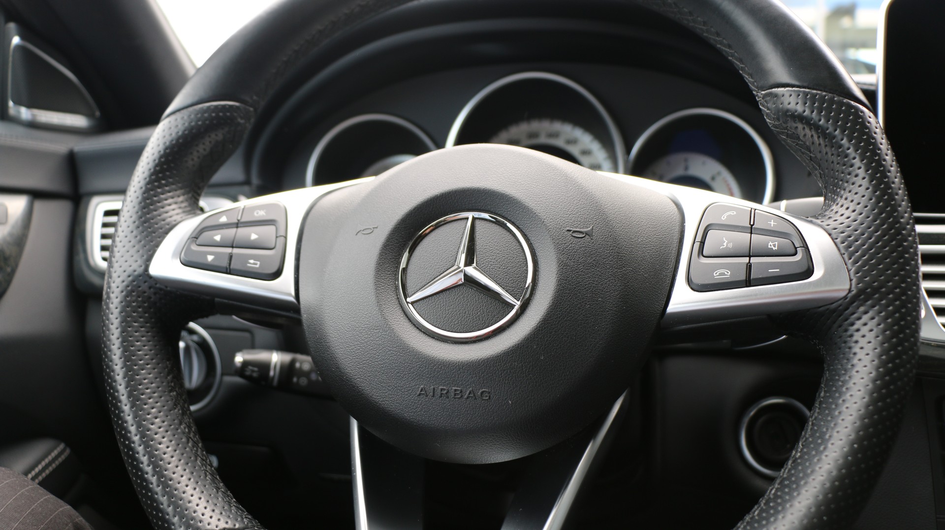 MERCEDES-BENZ CLS 250 d 4Matic BlueTEC-image-10