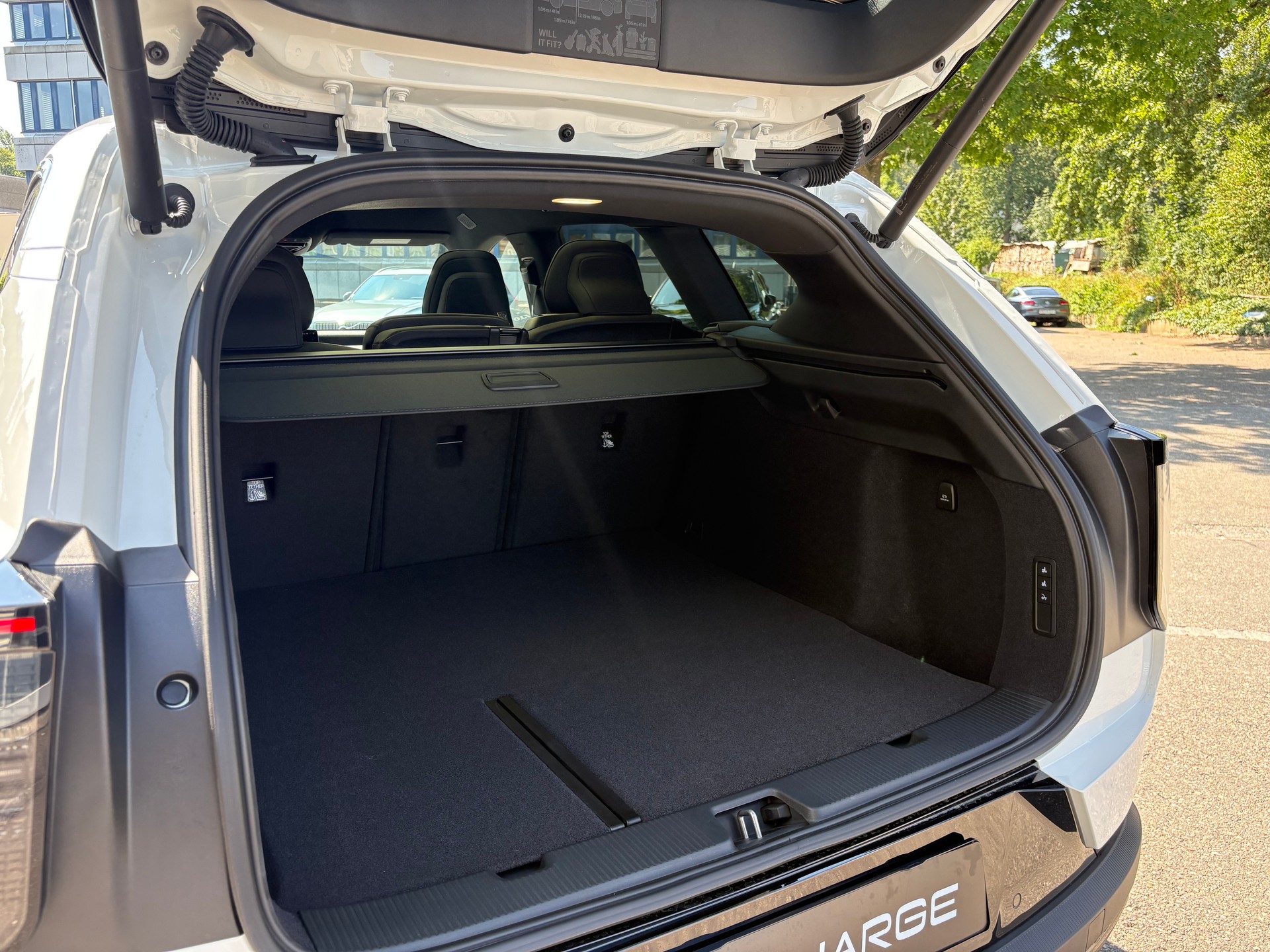 VOLVO EX60 Twin Ultra AWD-image-12