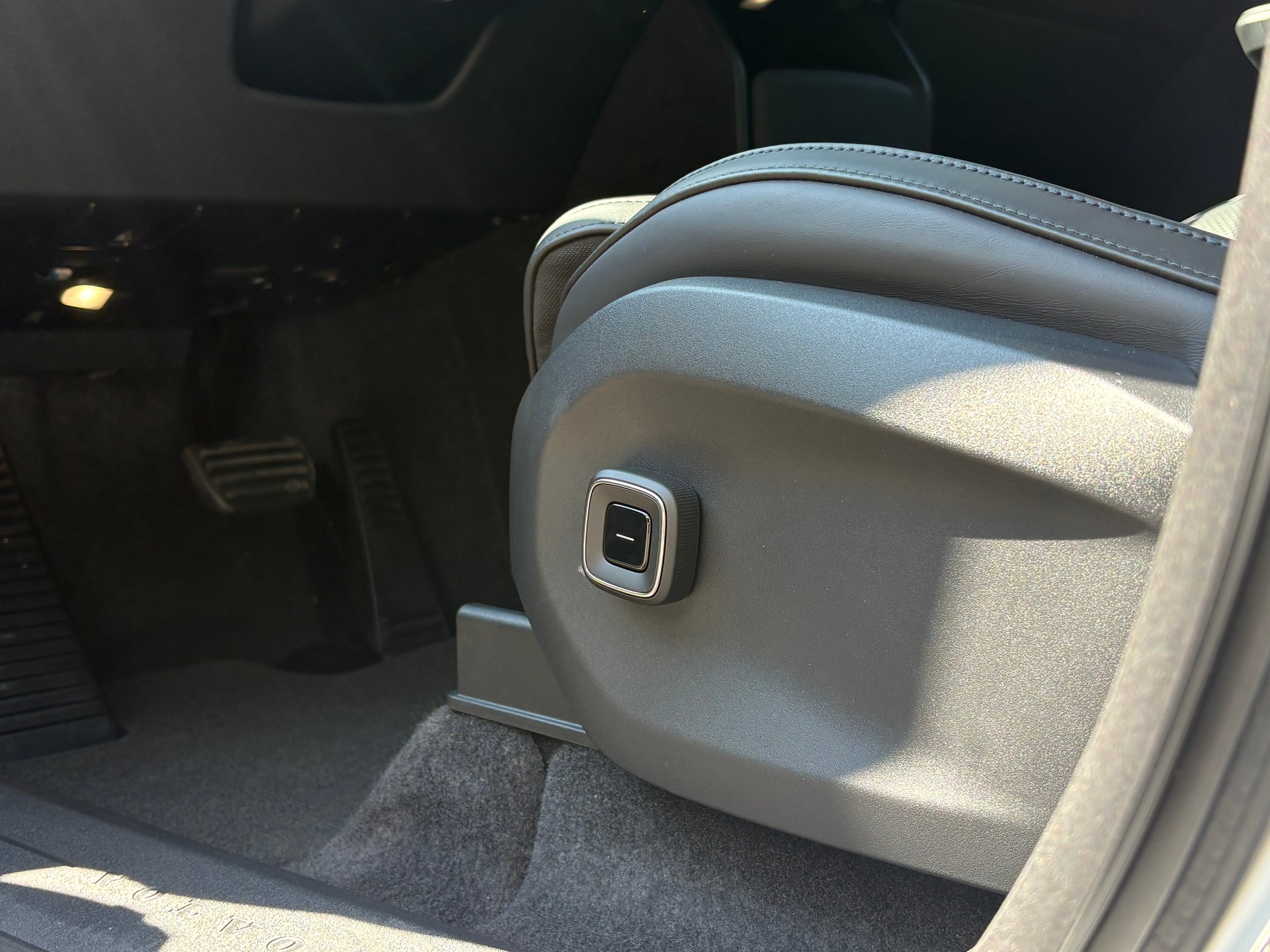 VOLVO EX60 Twin Ultra AWD-showroom-element-3