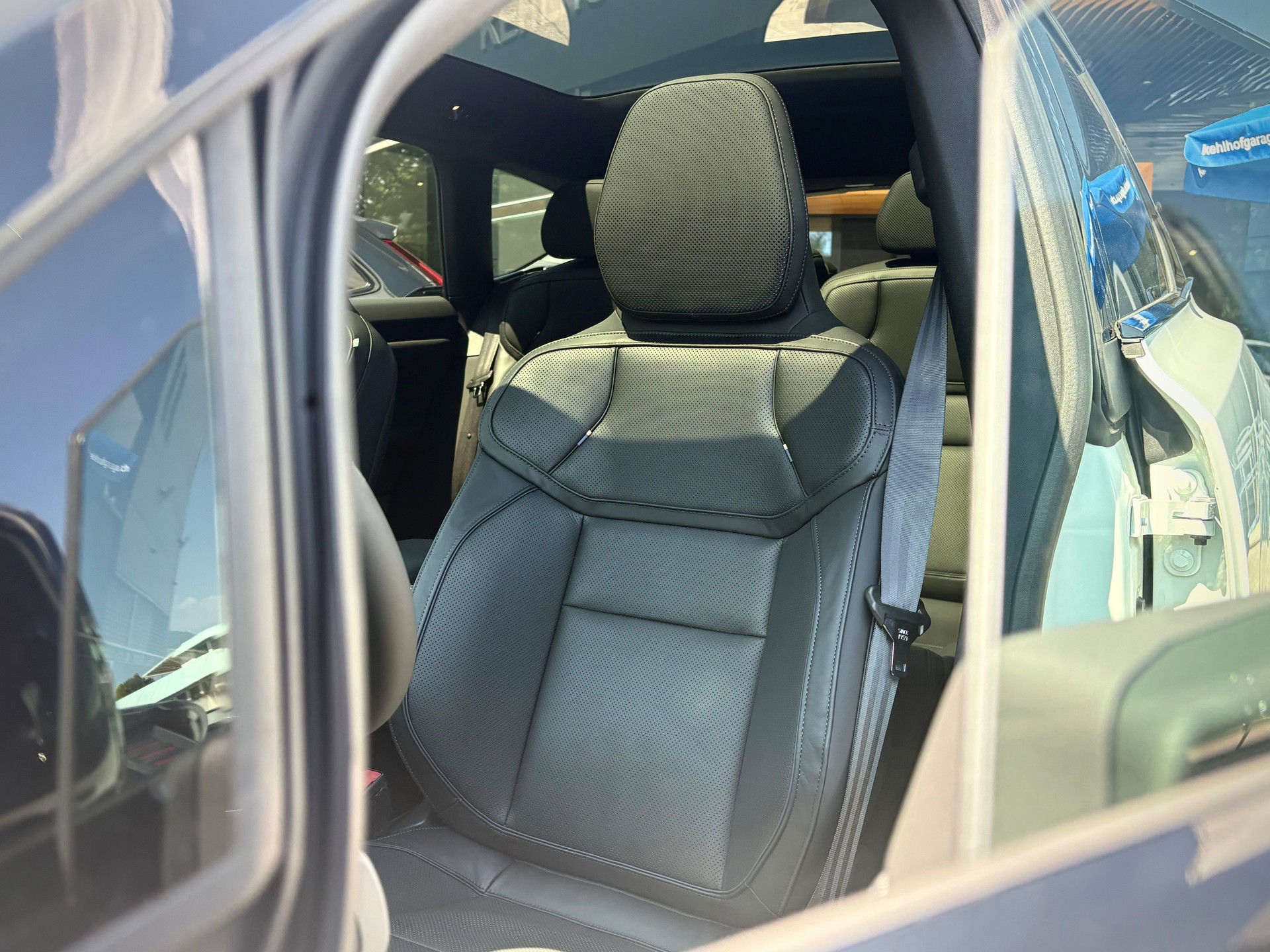 VOLVO EX60 Twin Ultra AWD-showroom-element-2
