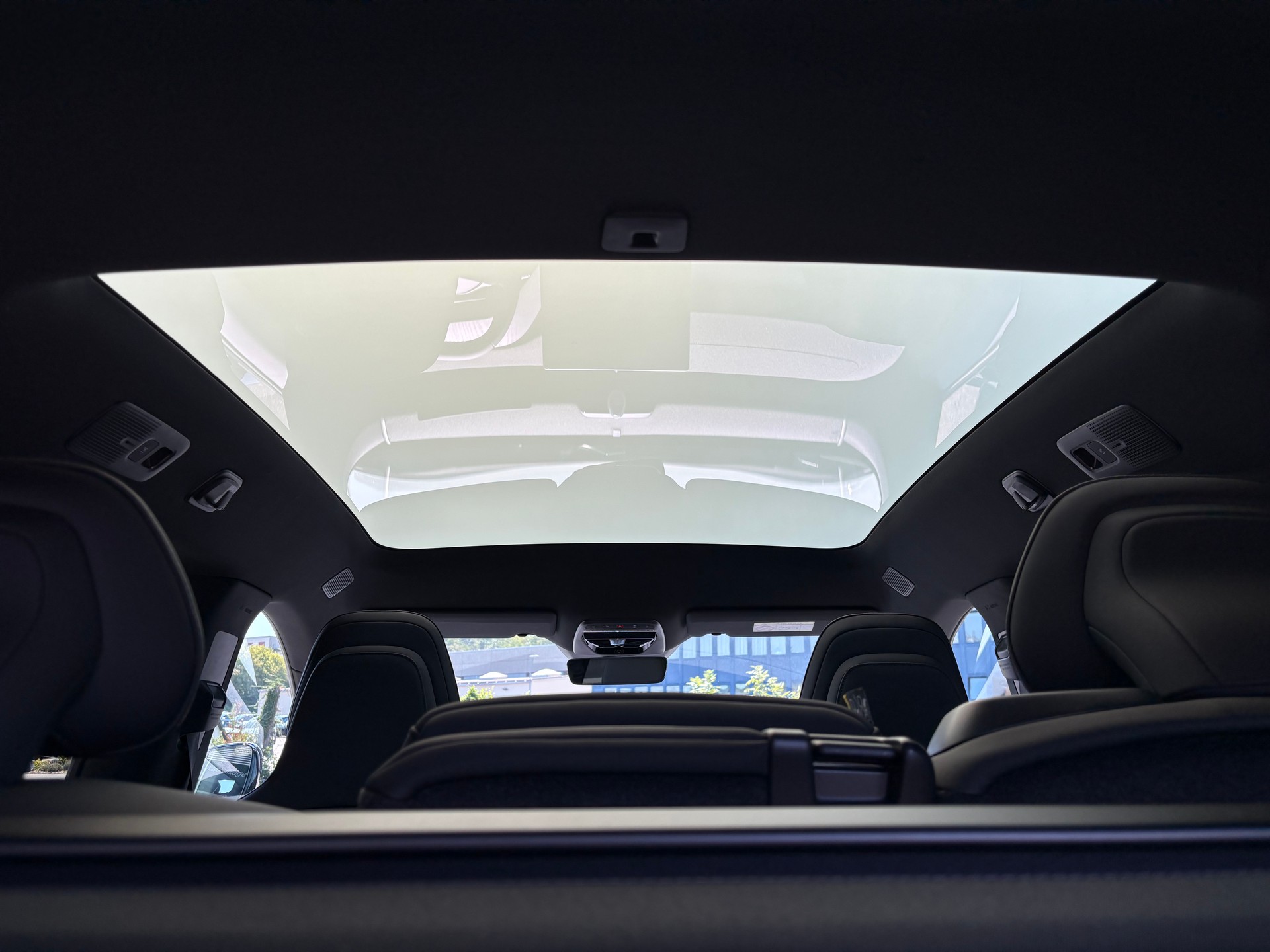 VOLVO EX60 Twin Ultra AWD-image-14