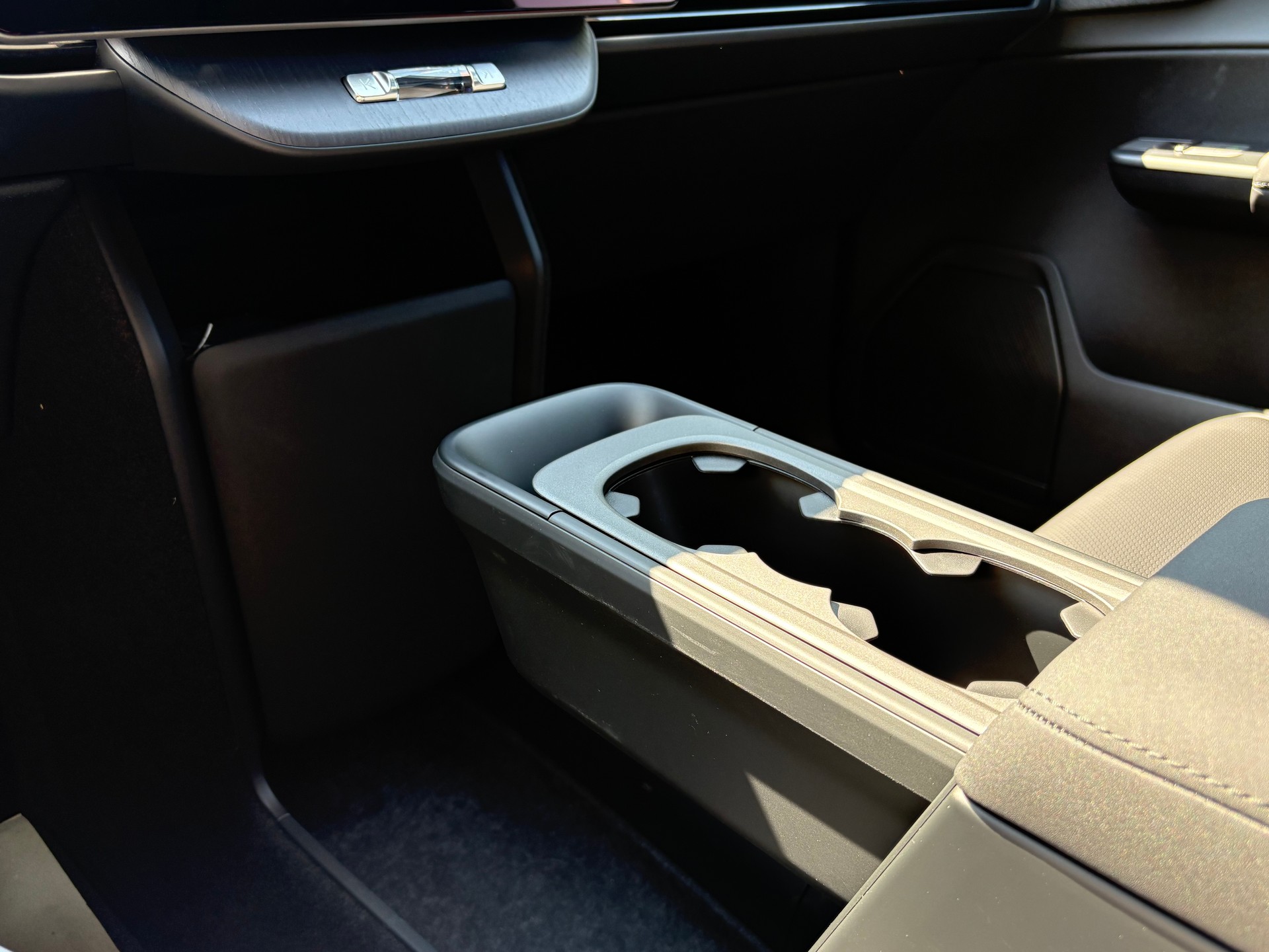 VOLVO EX60 Twin Ultra AWD-image-21