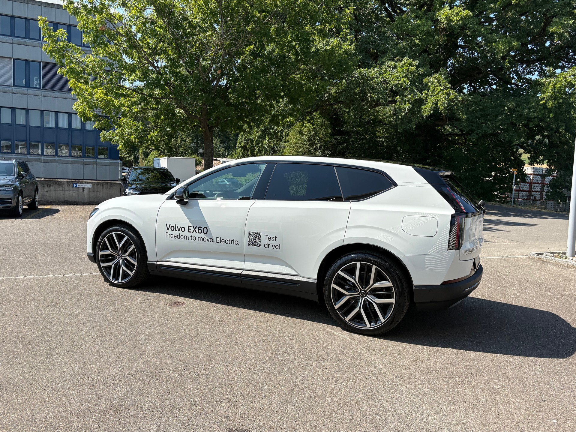 VOLVO EX60 Twin Ultra AWD-image-5