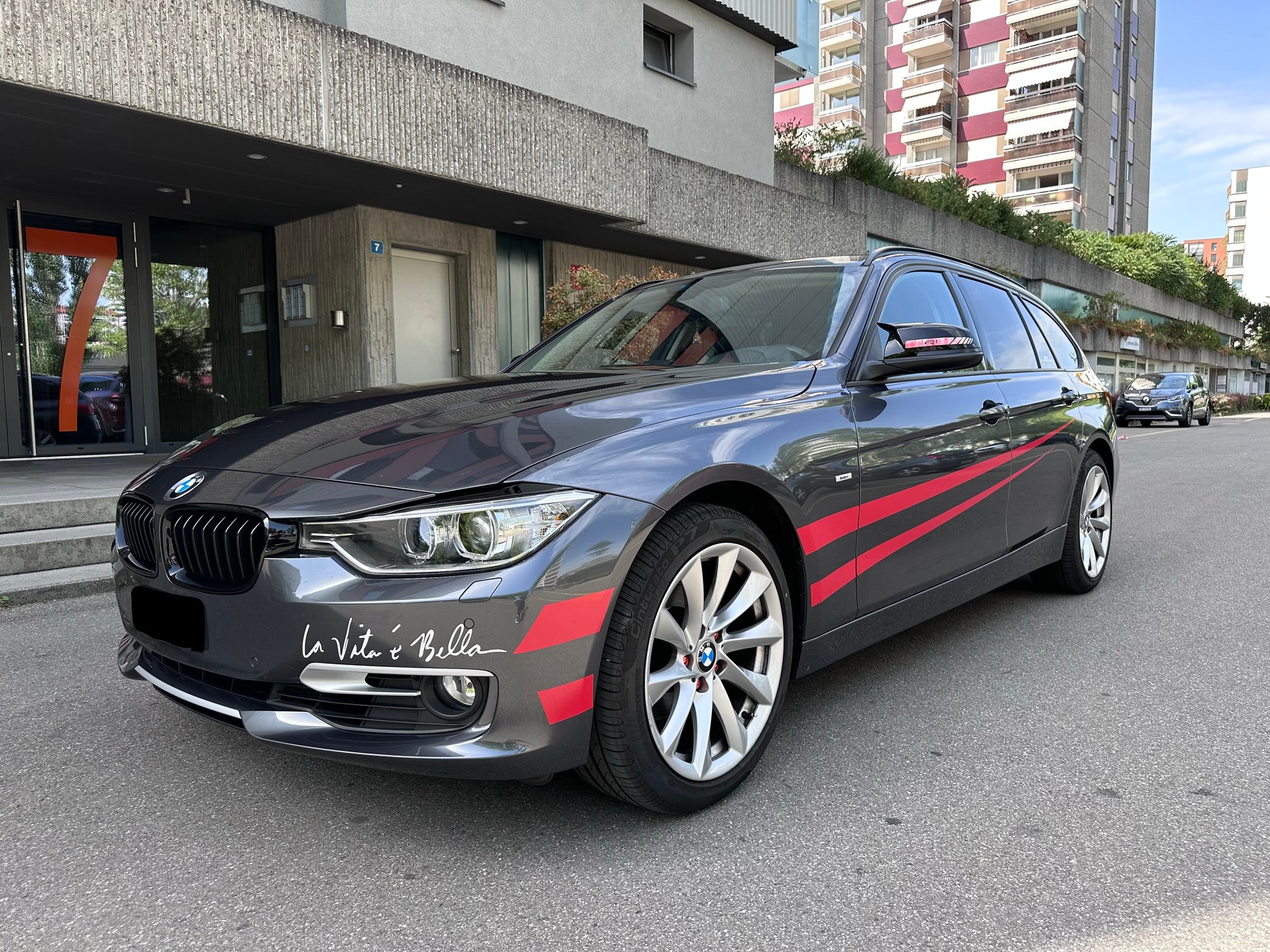 BMW 320i xDrive Touring Modern Line Steptronic
