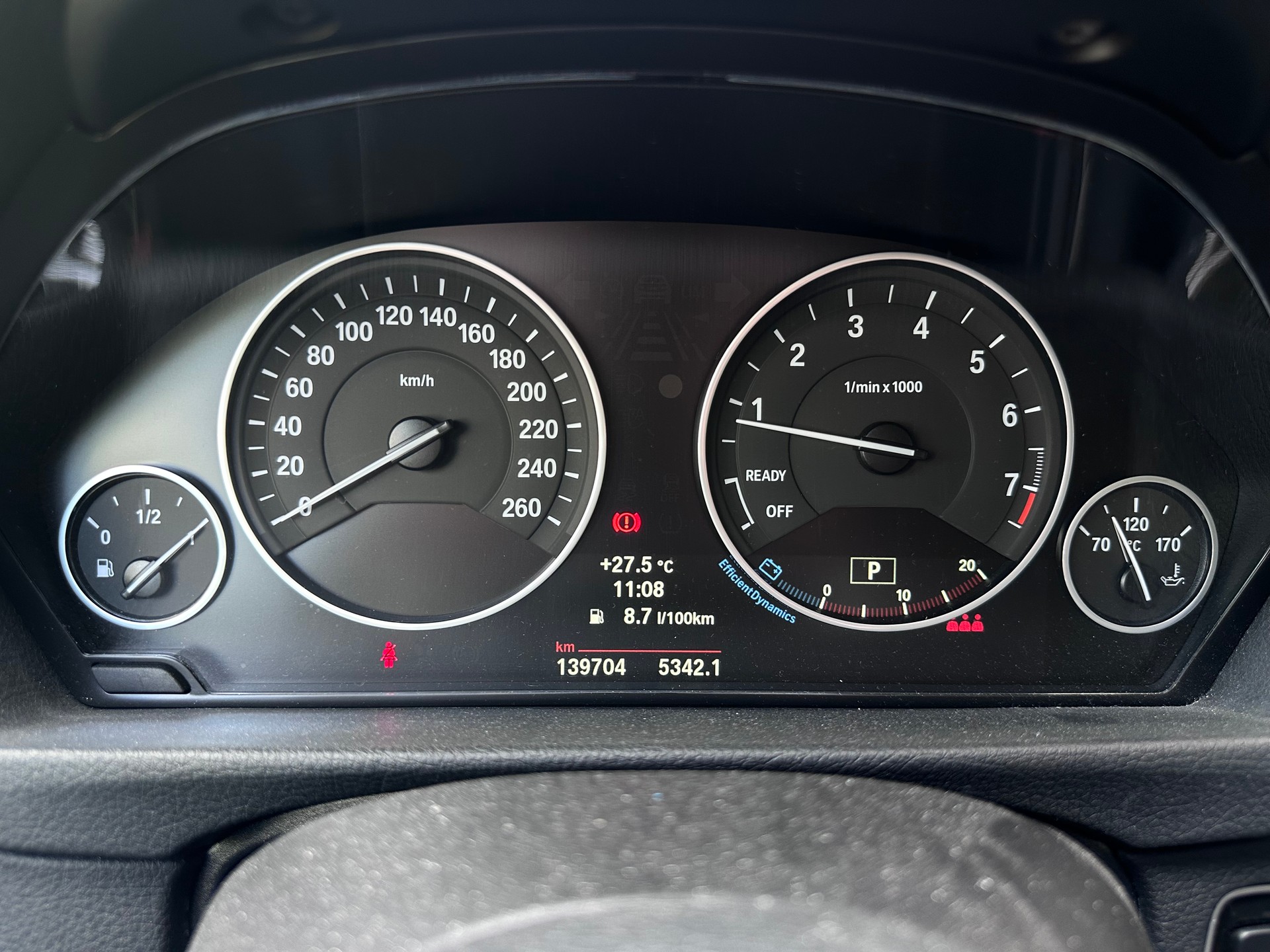 BMW 320i xDrive Touring Modern Line Steptronic-image-9