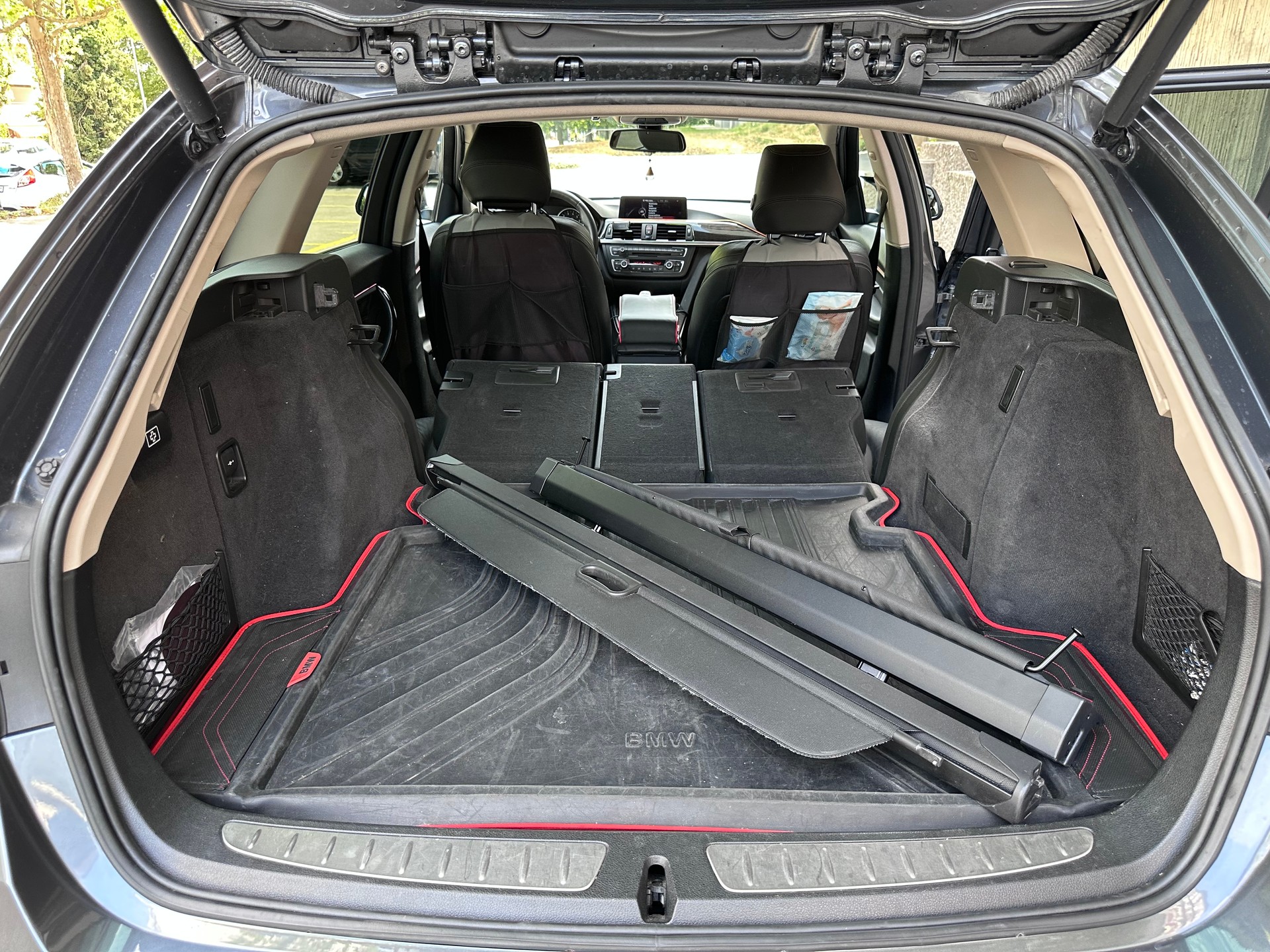BMW 320i xDrive Touring Modern Line Steptronic-image-16