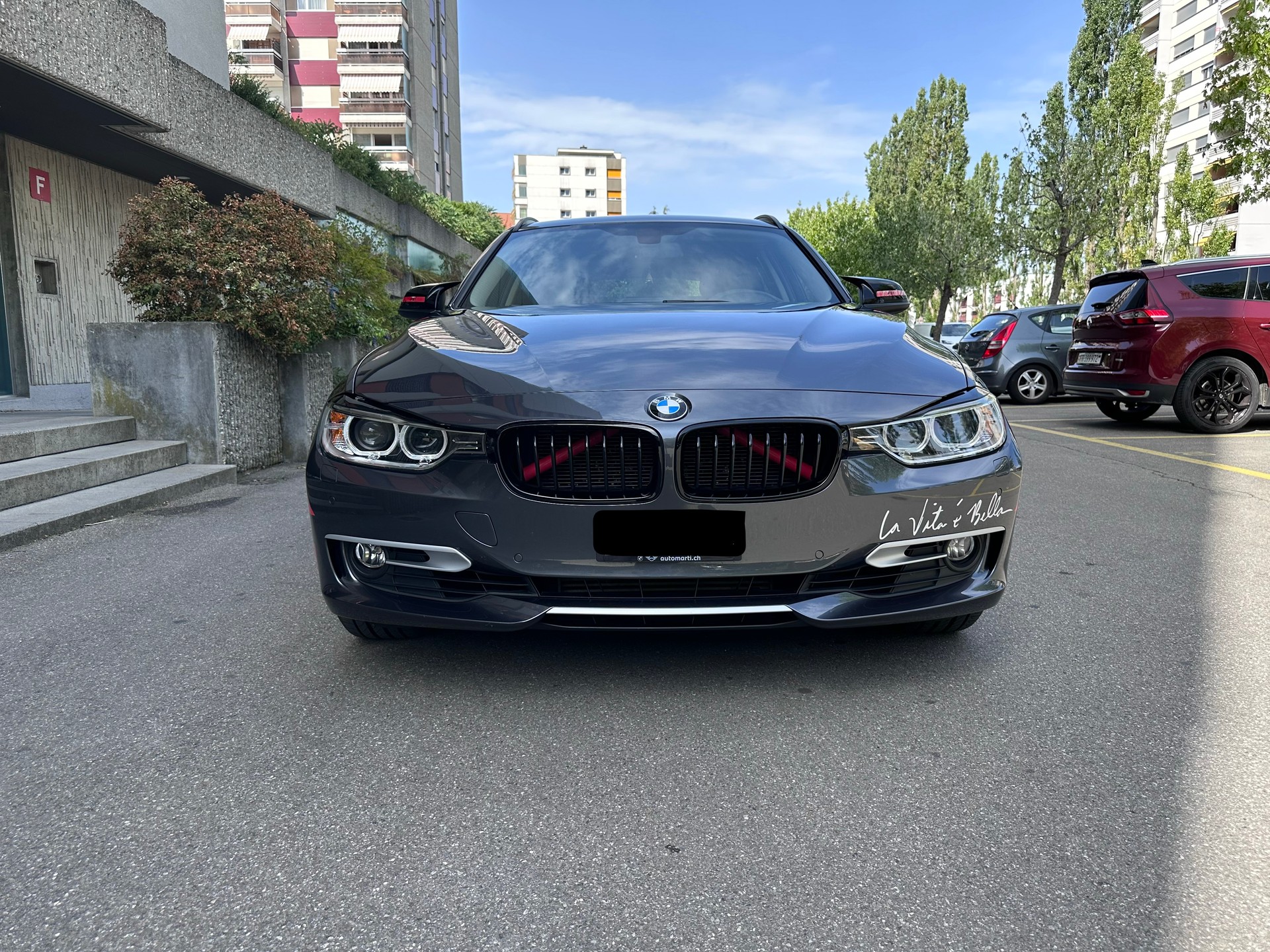 BMW 320i xDrive Touring Modern Line Steptronic-image-1