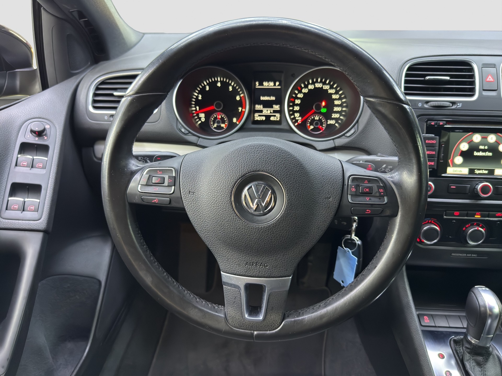VW Golf Cabrio 1.4 TSI DSG-image-9