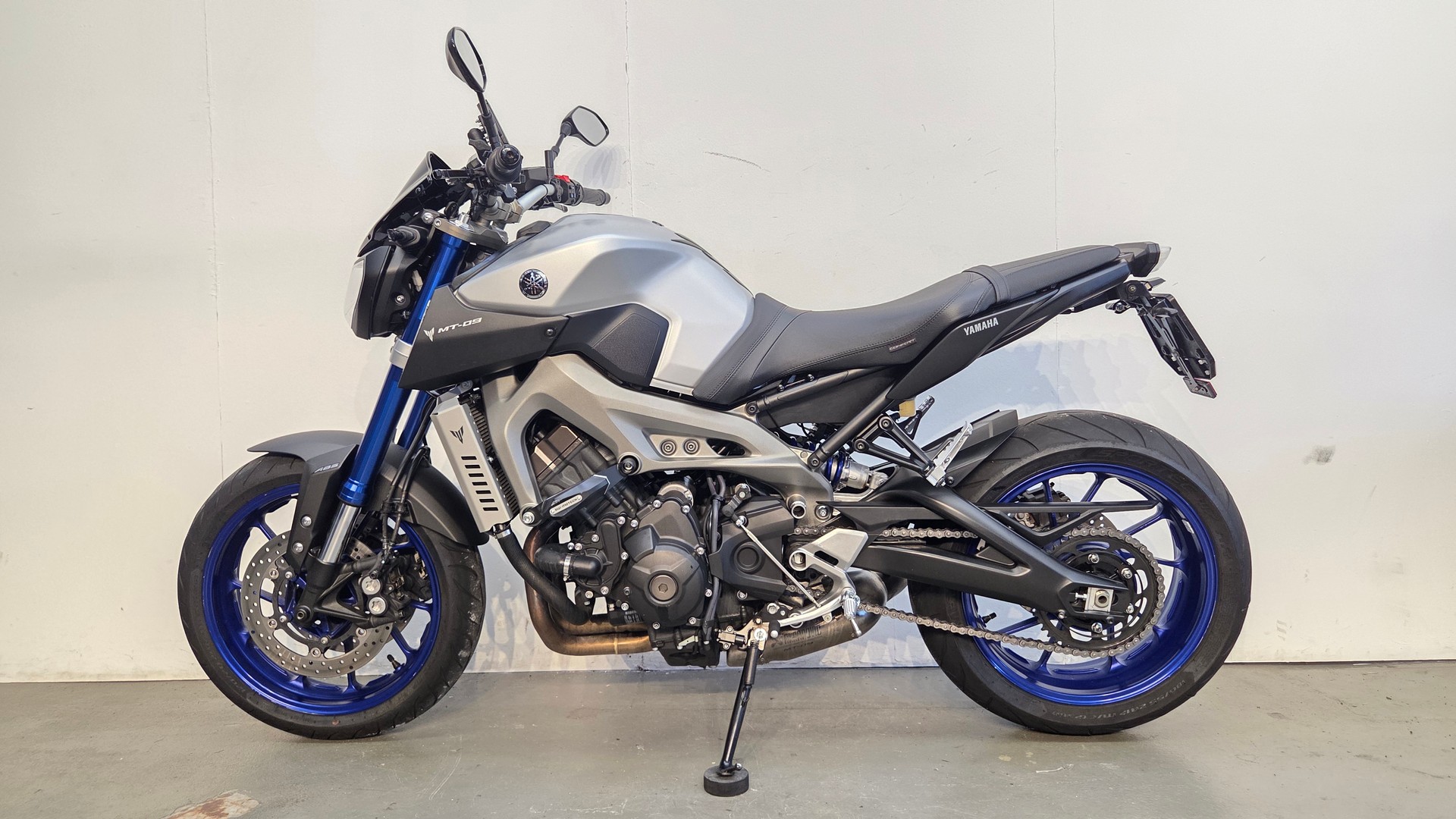YAMAHA MT-09 ABS-image-1