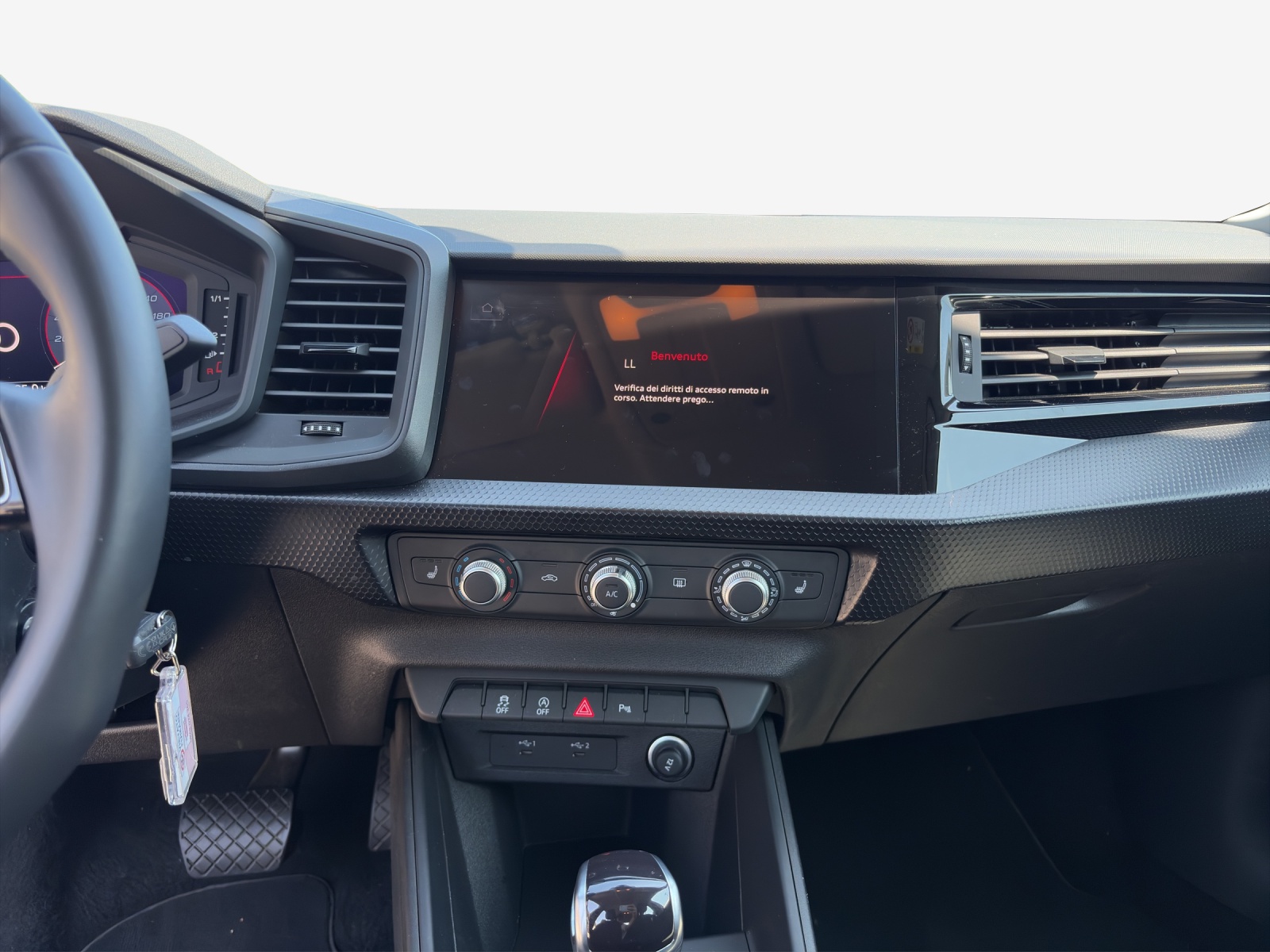 AUDI A1 Sportback 30 TFSI Attraction S-tronic-image-10