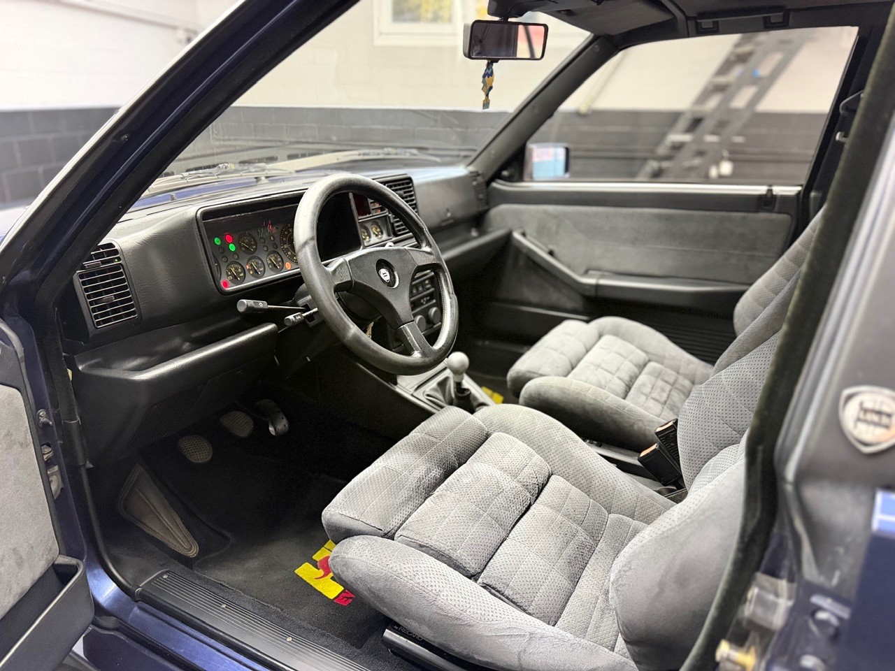 LANCIA Delta HF Integrale Evo | Schiebedach | Blue Madras-image-15