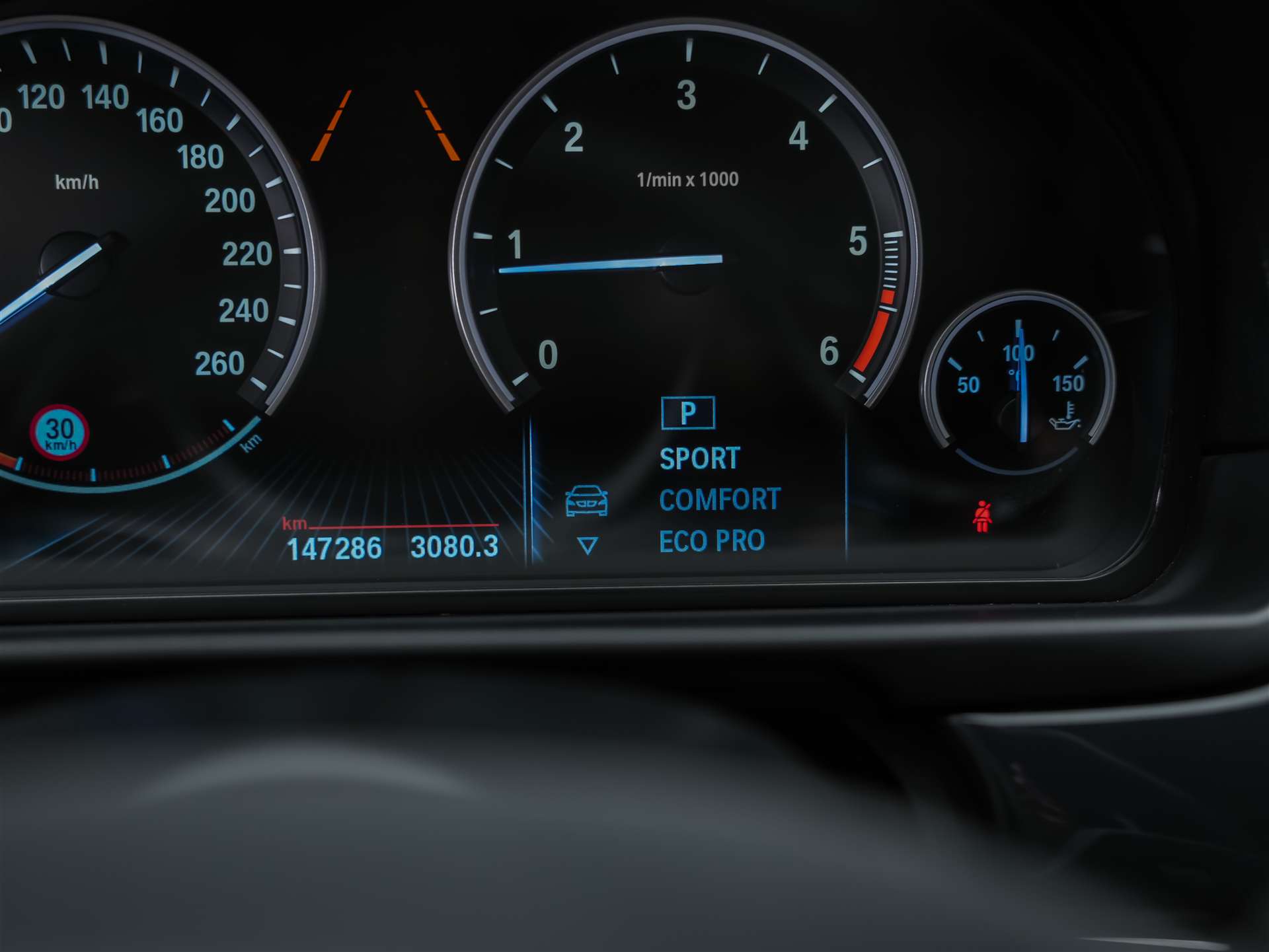 BMW 520d Touring xDrive Steptronic *CH Auto*El. Sitze*Sitzheizung*-image-30