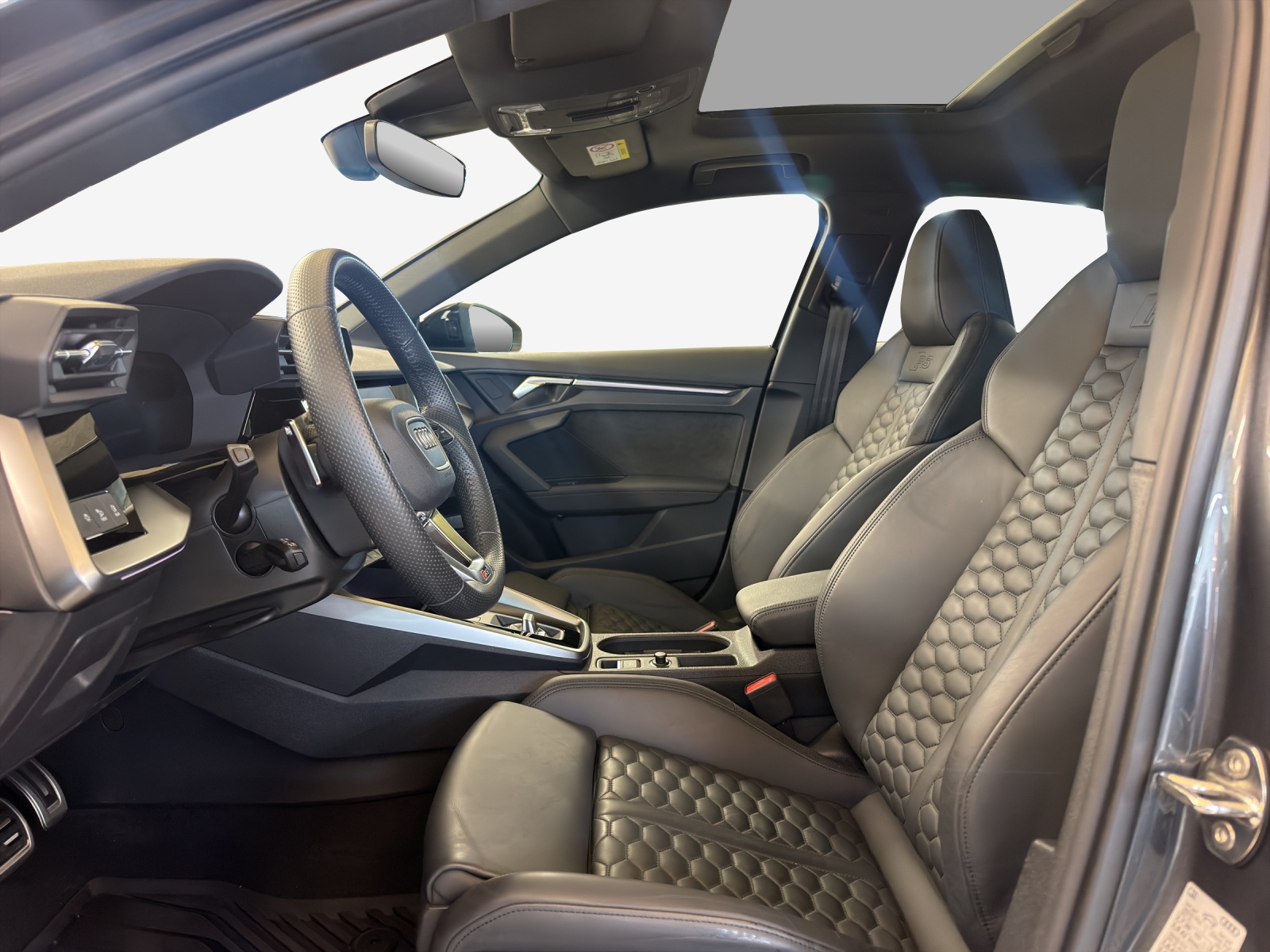 AUDI RS3 Limousine 2.5 TSI quattro S-tronic-image-7