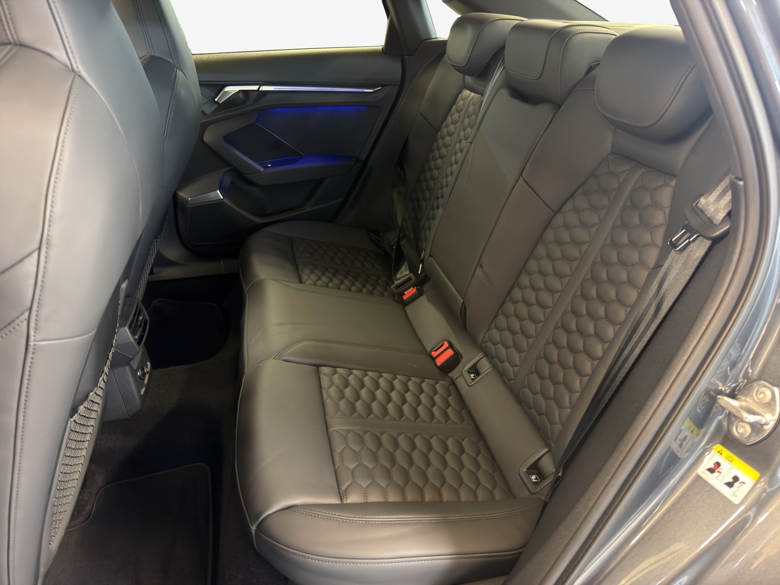 AUDI RS3 Limousine 2.5 TSI quattro S-tronic-image-11