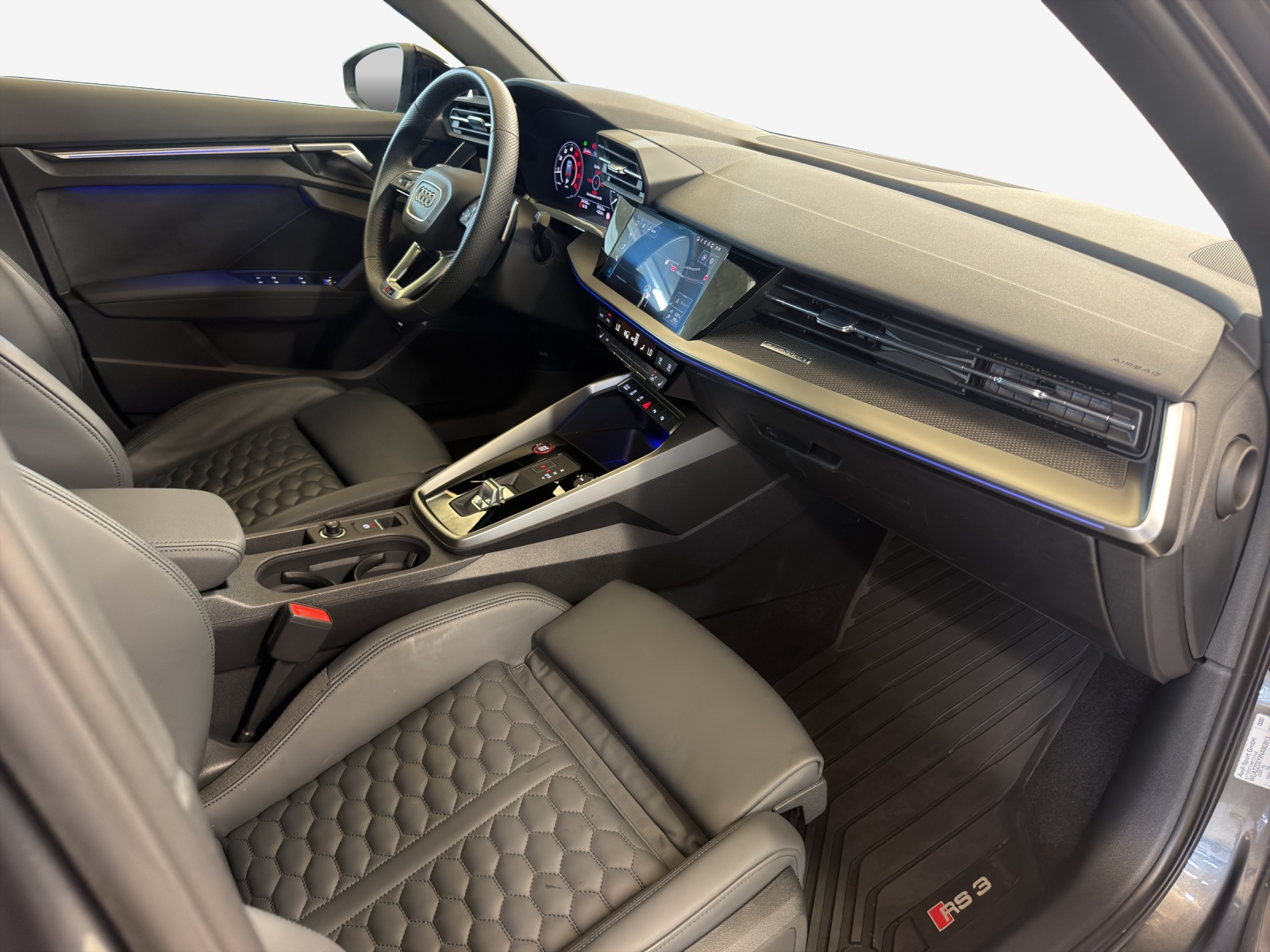 AUDI RS3 Limousine 2.5 TSI quattro S-tronic-image-13