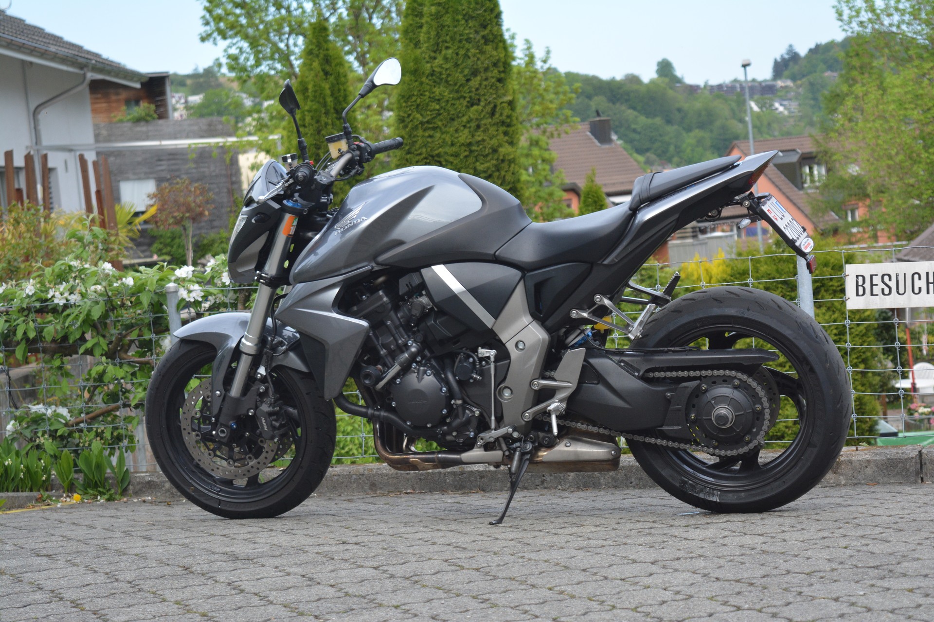 HONDA CB 1000 R ABS-image-1