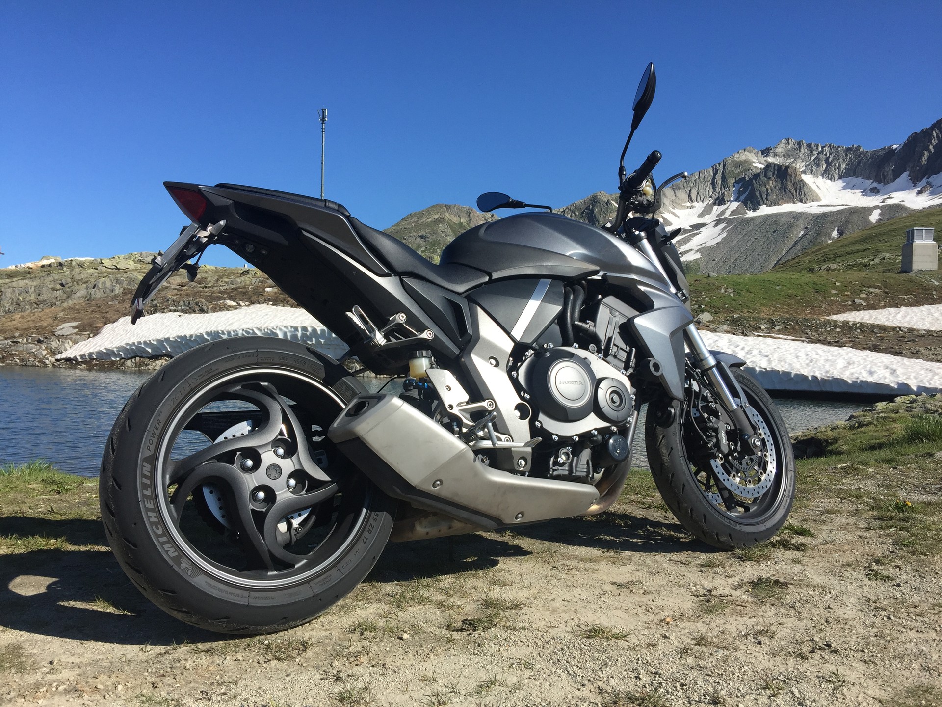 HONDA CB 1000 R ABS-image-3