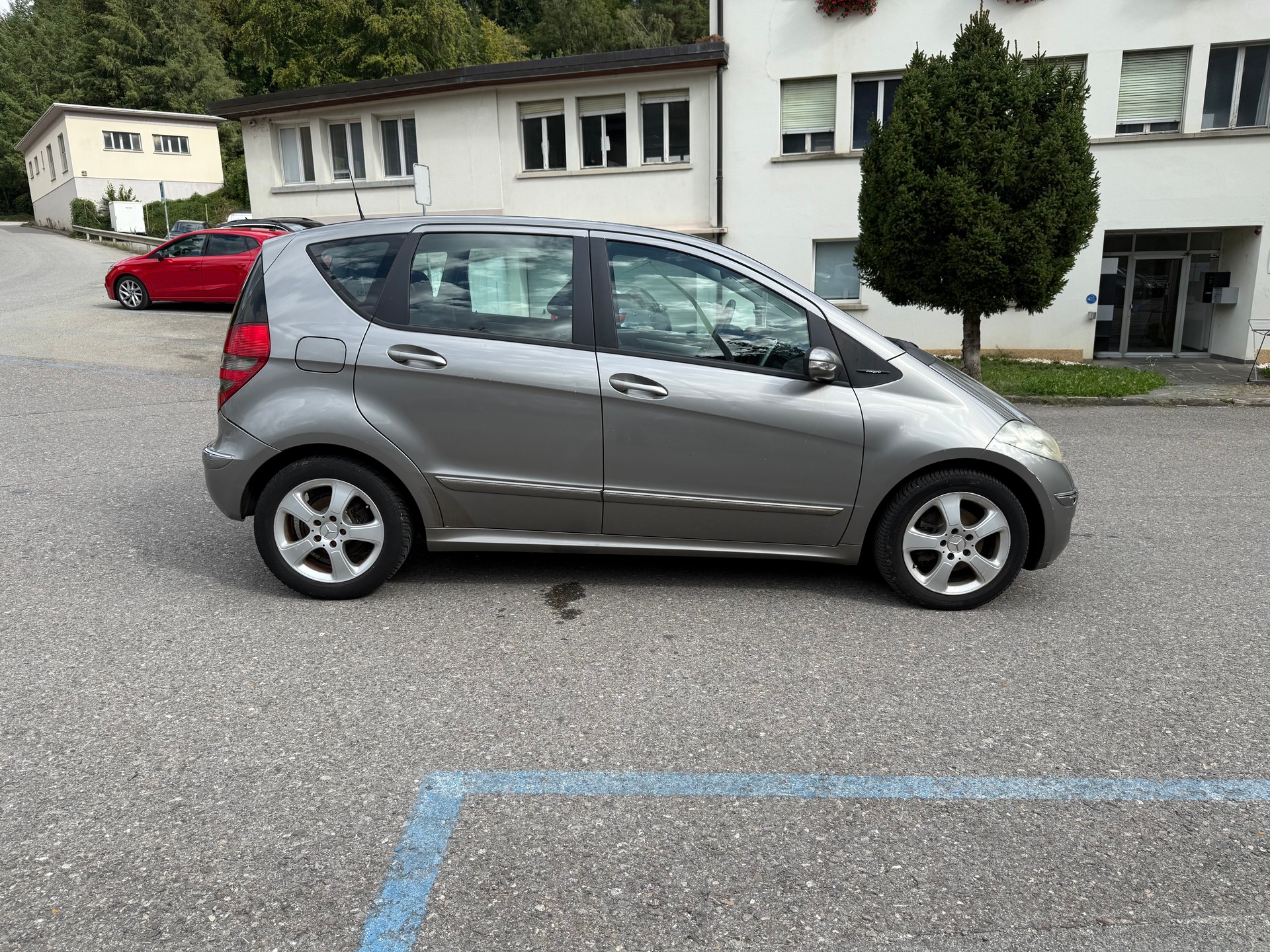 MERCEDES-BENZ A 200 Avantgarde-image-6