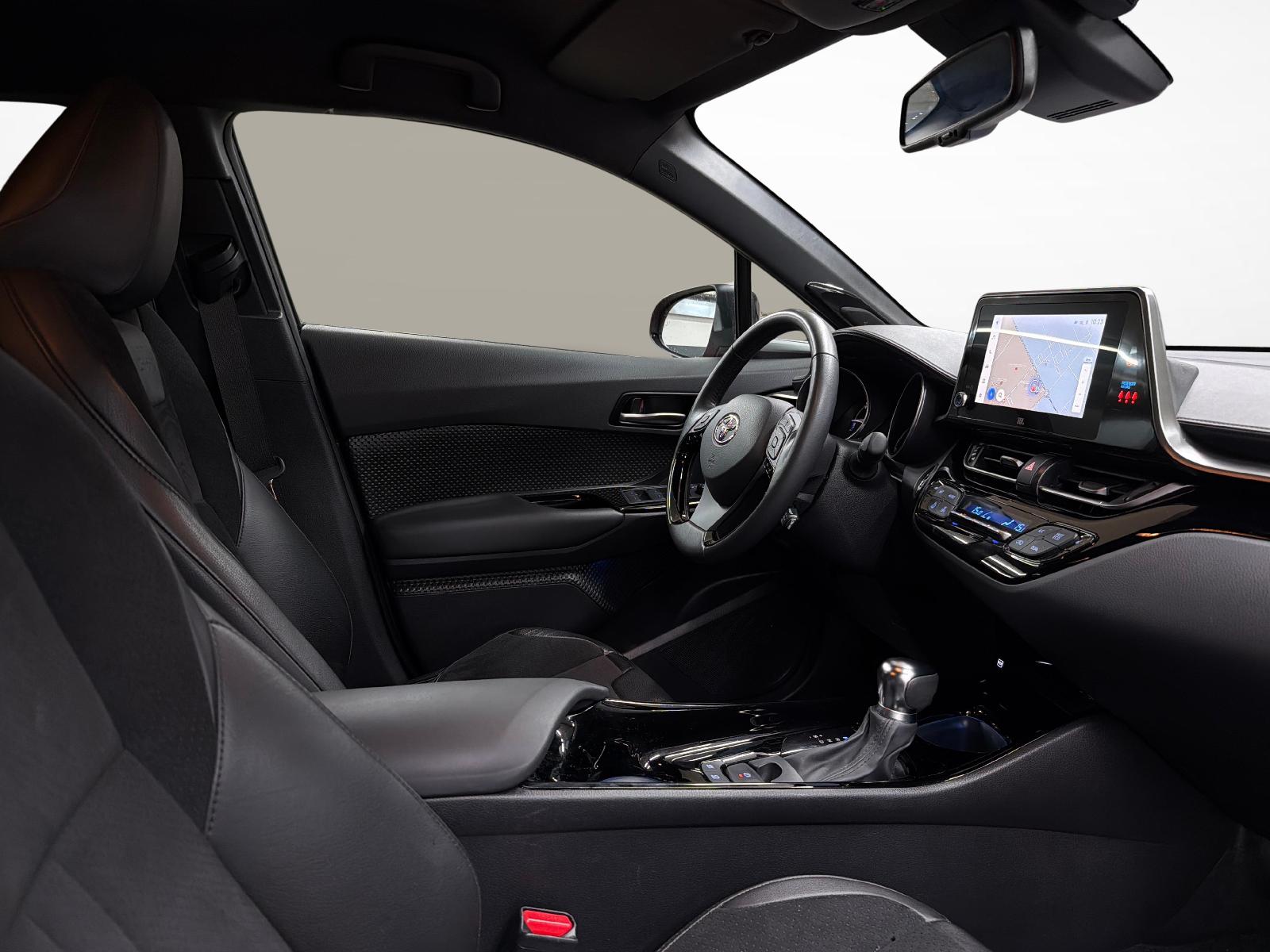 TOYOTA C-HR 2.0 VVTi HSD Move-image-9