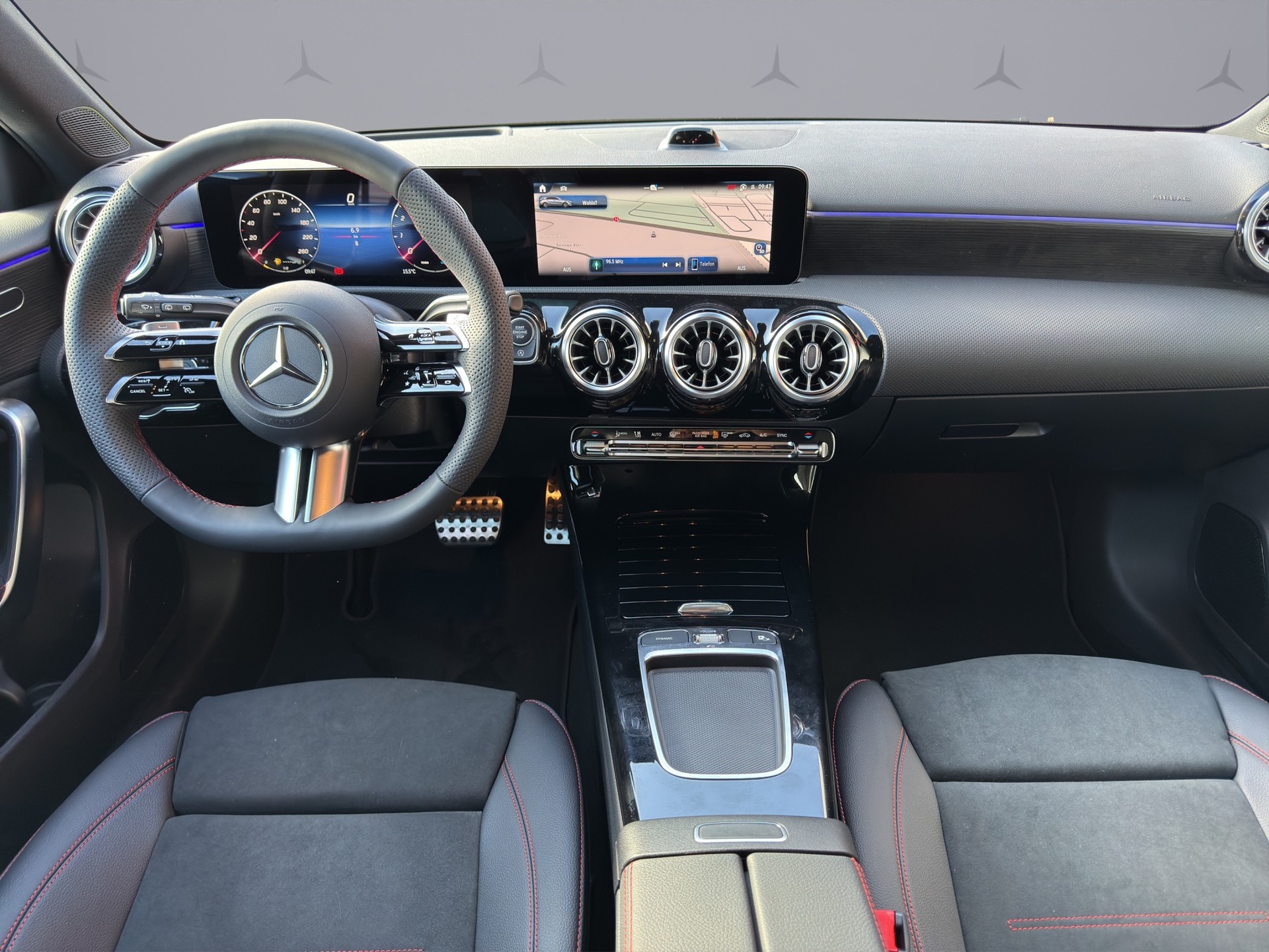 MERCEDES-BENZ A-Klasse W177 A 220 AMG Line 4m-image-13