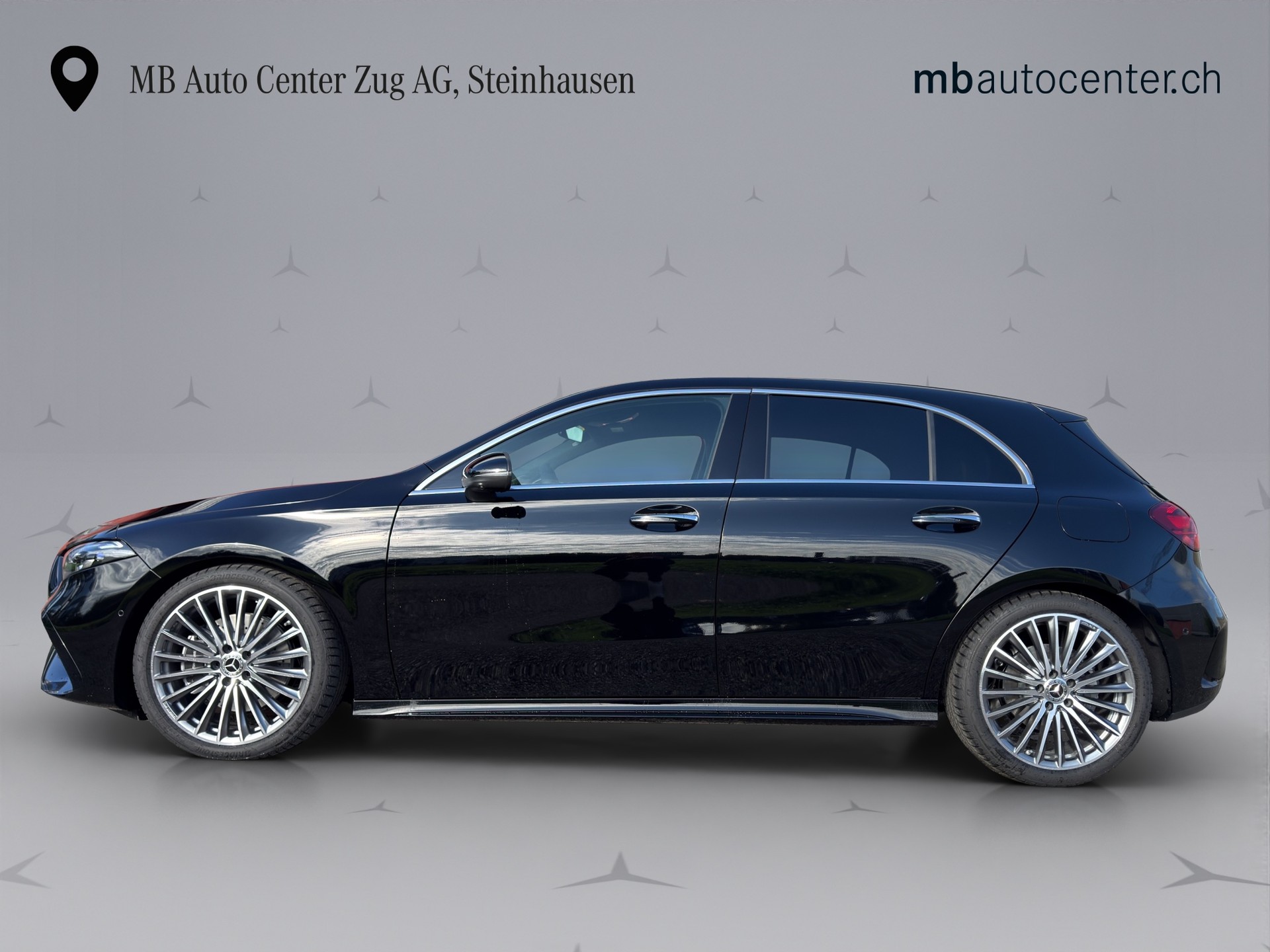 MERCEDES-BENZ A-Klasse W177 A 220 AMG Line 4m-showroom-element-1