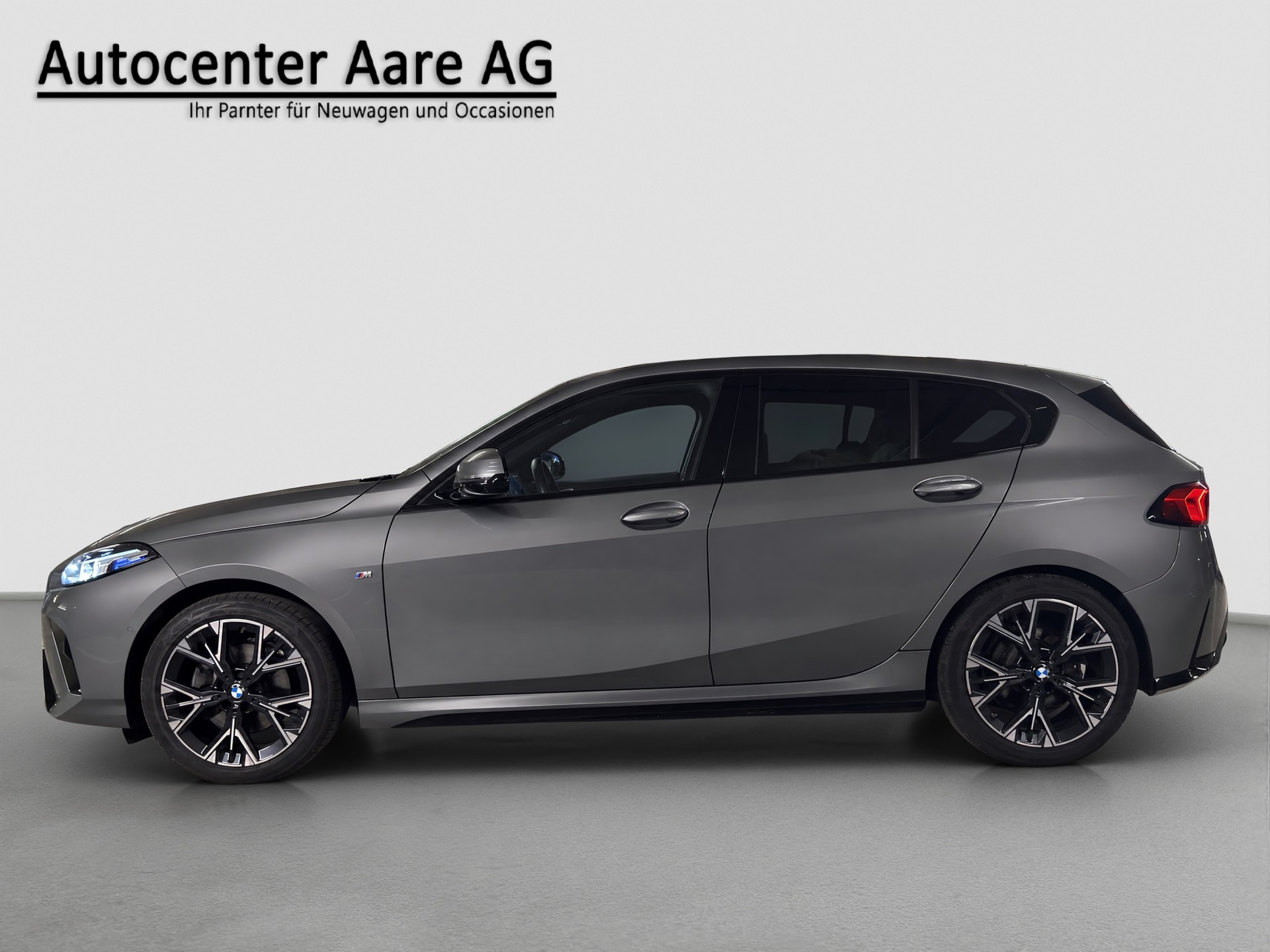 BMW 118d Steptronic M Sport-showroom-element-3
