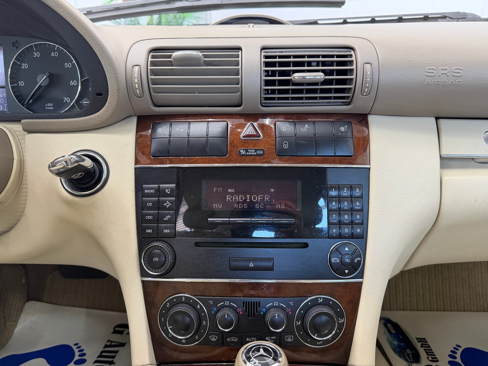 MERCEDES-BENZ C 240 Elégance 4Matic Automatic-image-14