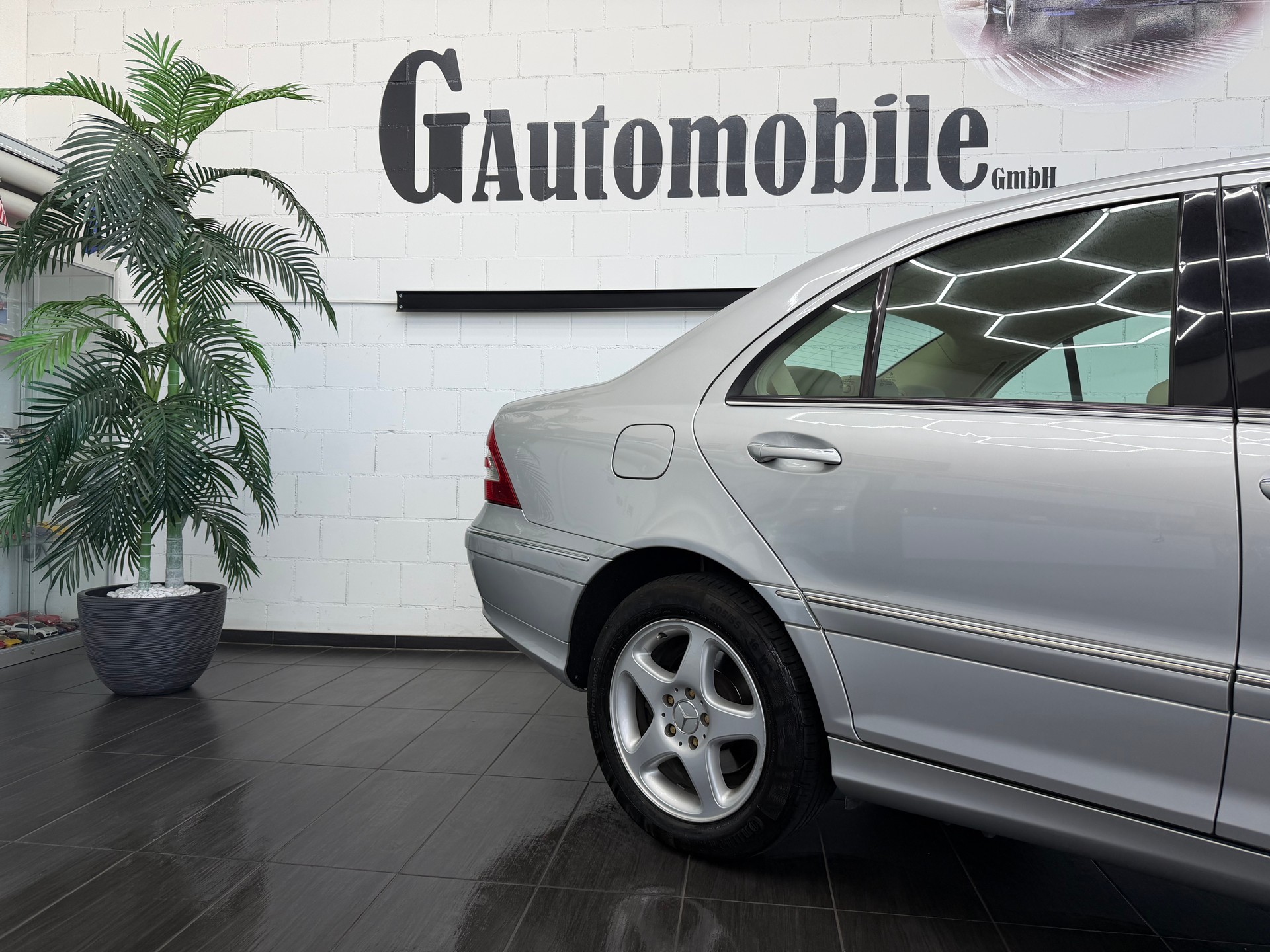 MERCEDES-BENZ C 240 Elégance 4Matic Automatic-showroom-element-3
